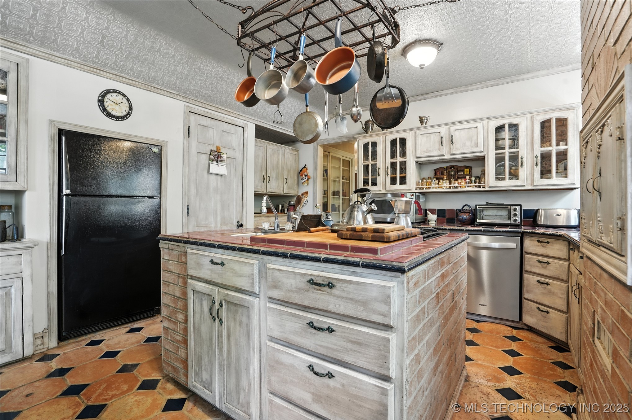 640 W 14th Street Property Photo 25