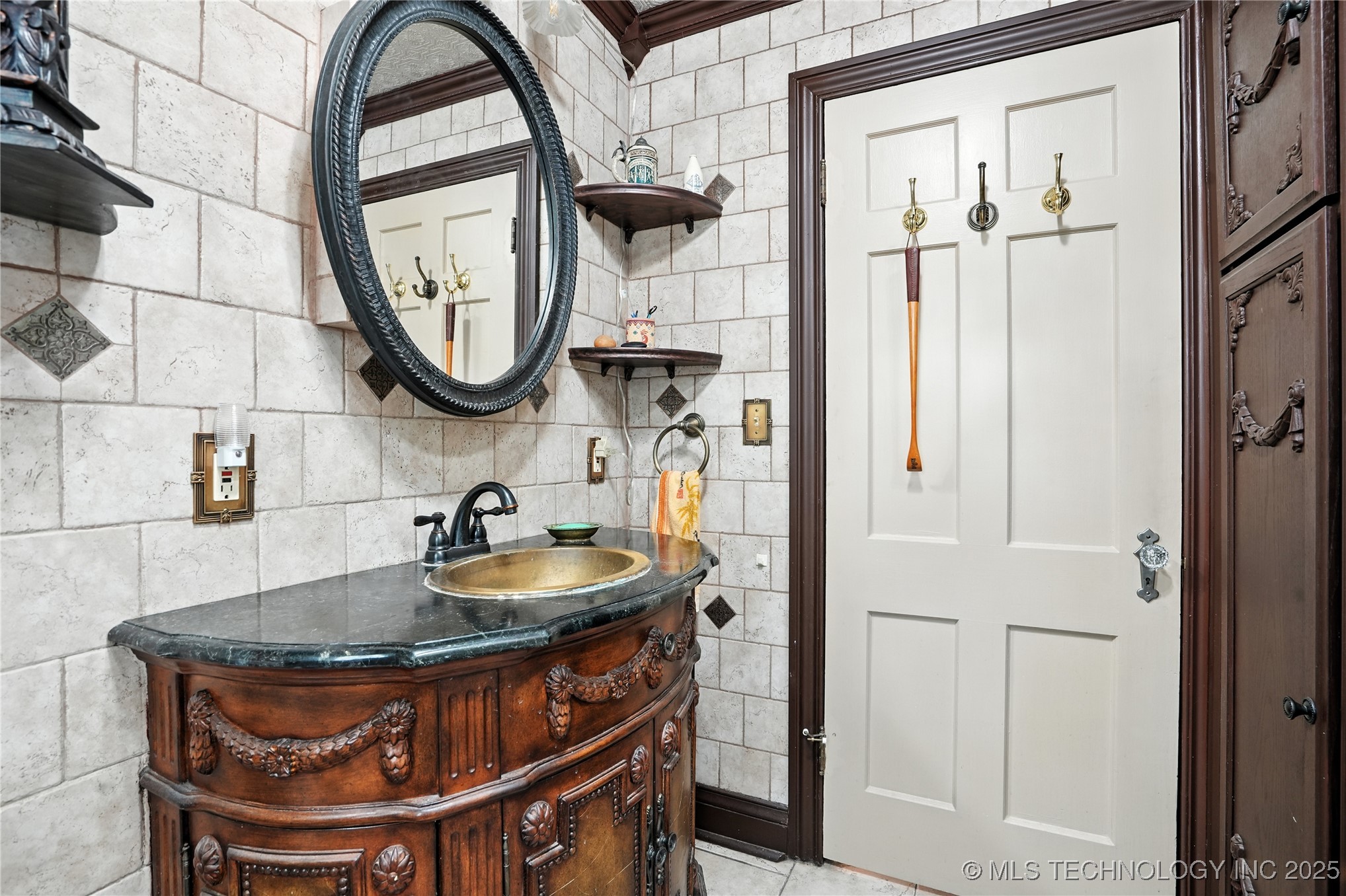 640 W 14th Street Property Photo 37