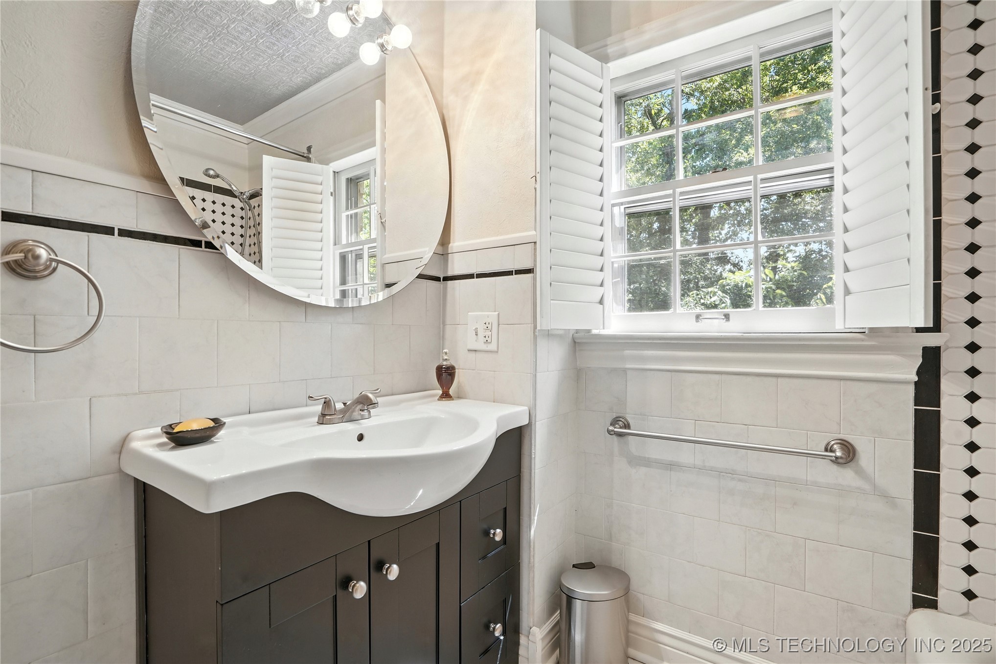 640 W 14th Street Property Photo 43