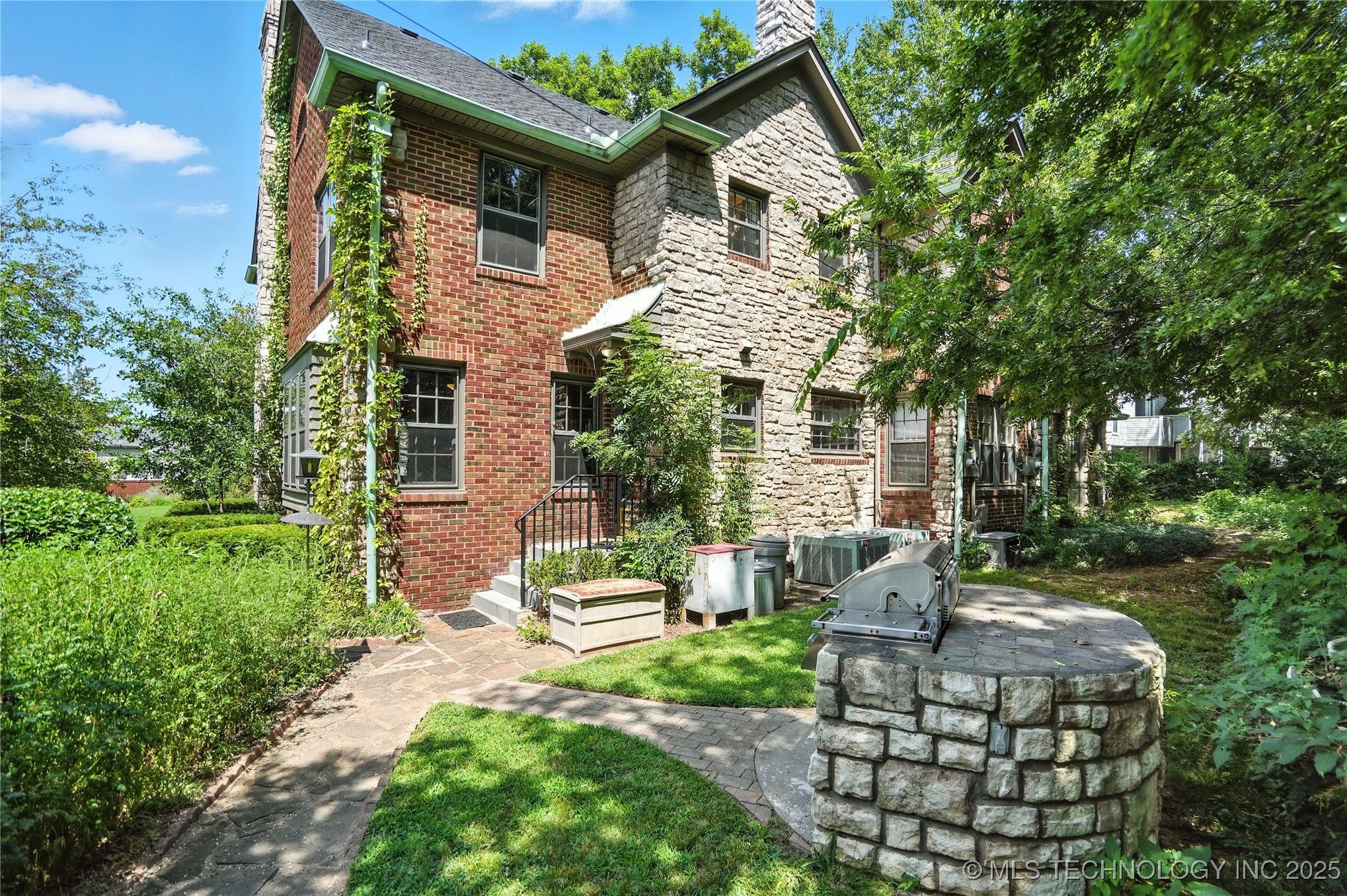 640 W 14th Street Property Photo 55