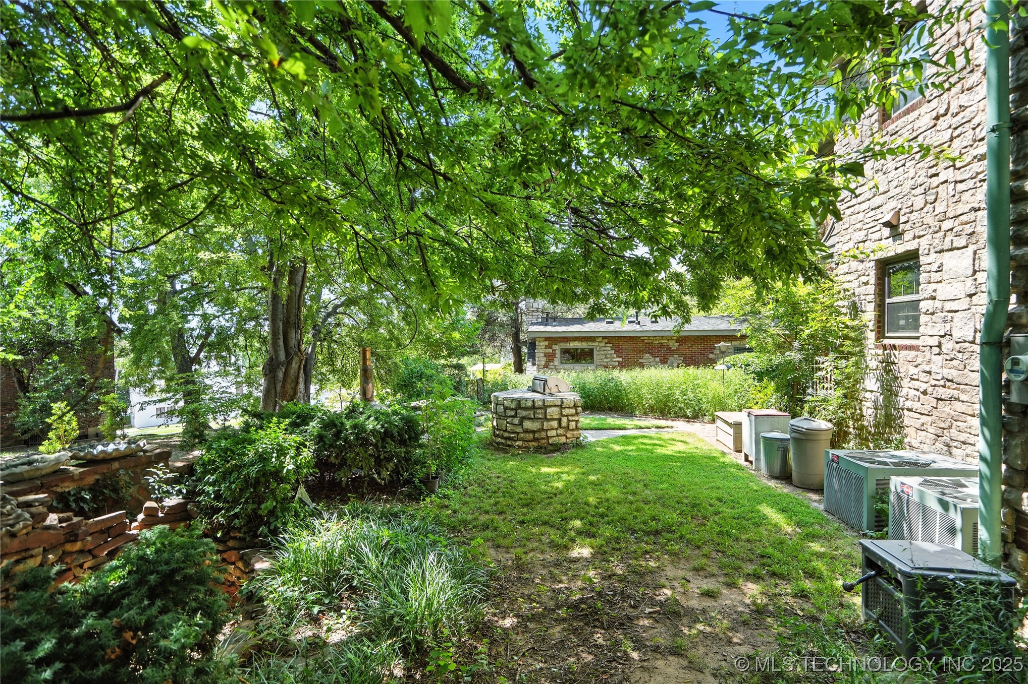 640 W 14th Street Property Photo 57