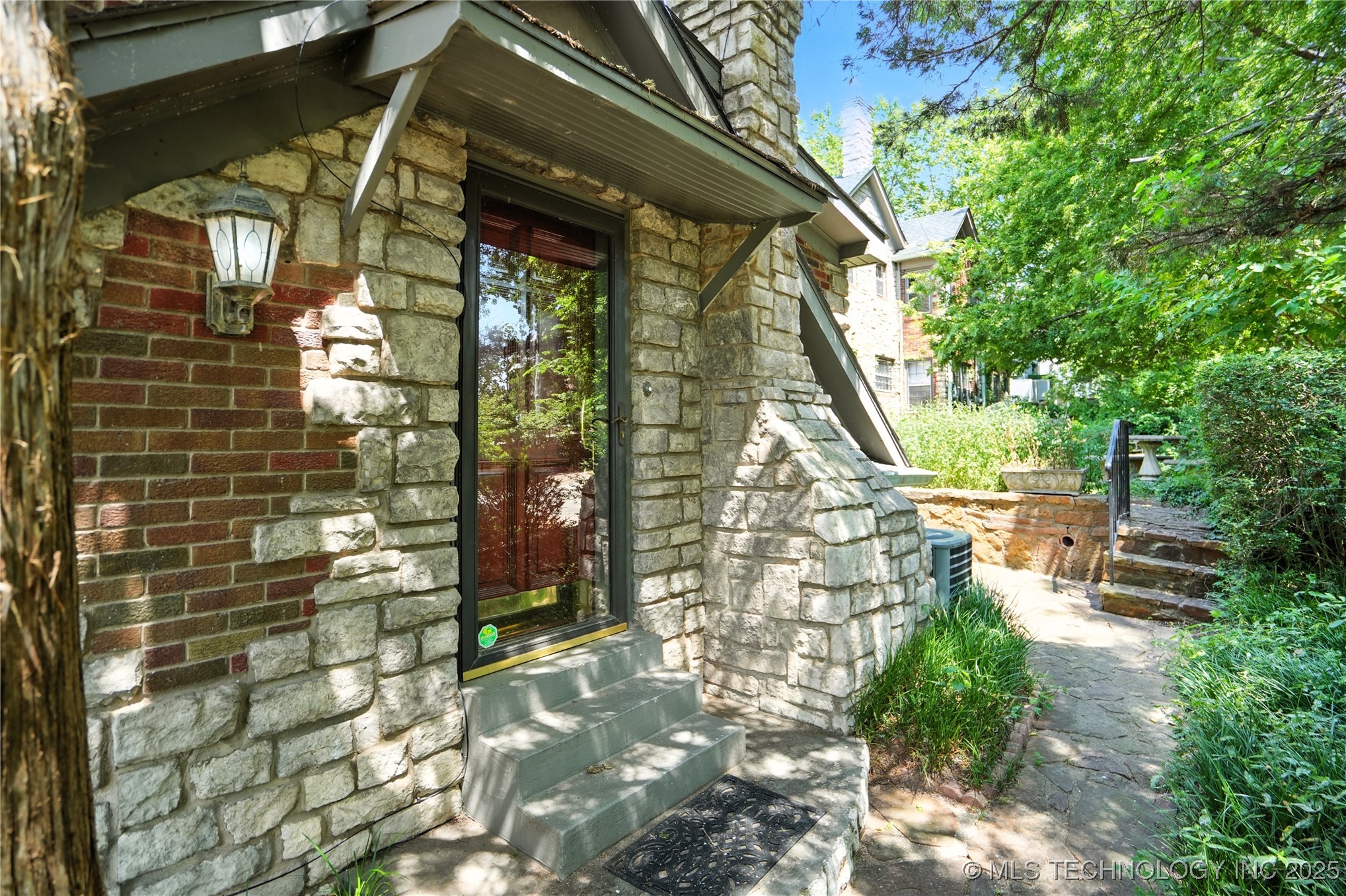 640 W 14th Street Property Photo 60