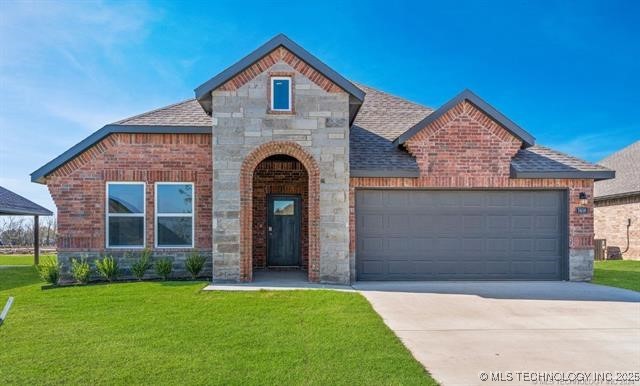 7416 N 155th Avenue E Property Photo 1