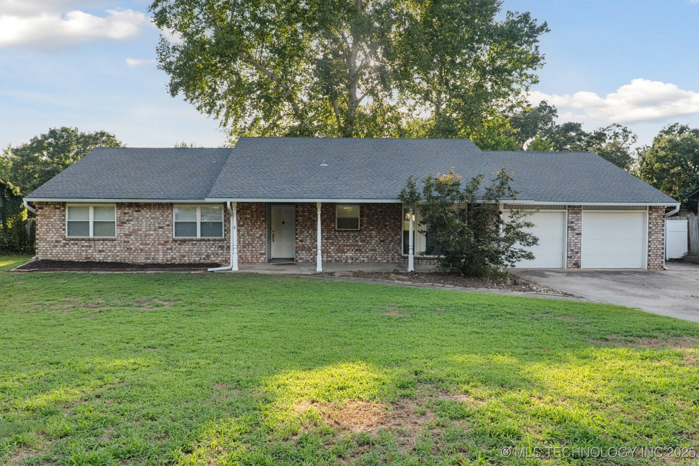 16 Stagecoach Drive Property Photo 1