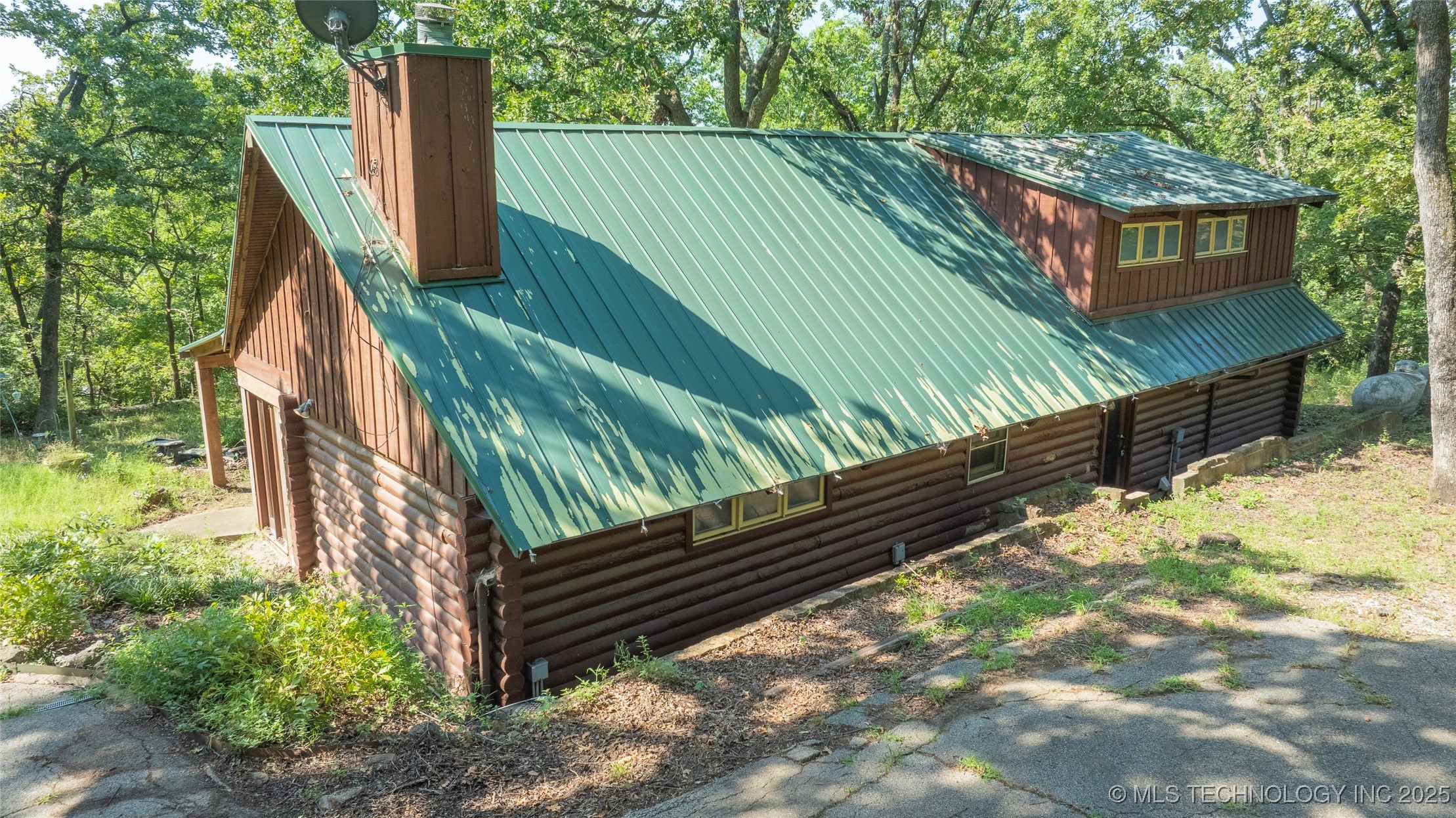 18402 E 480 Road Property Photo 1