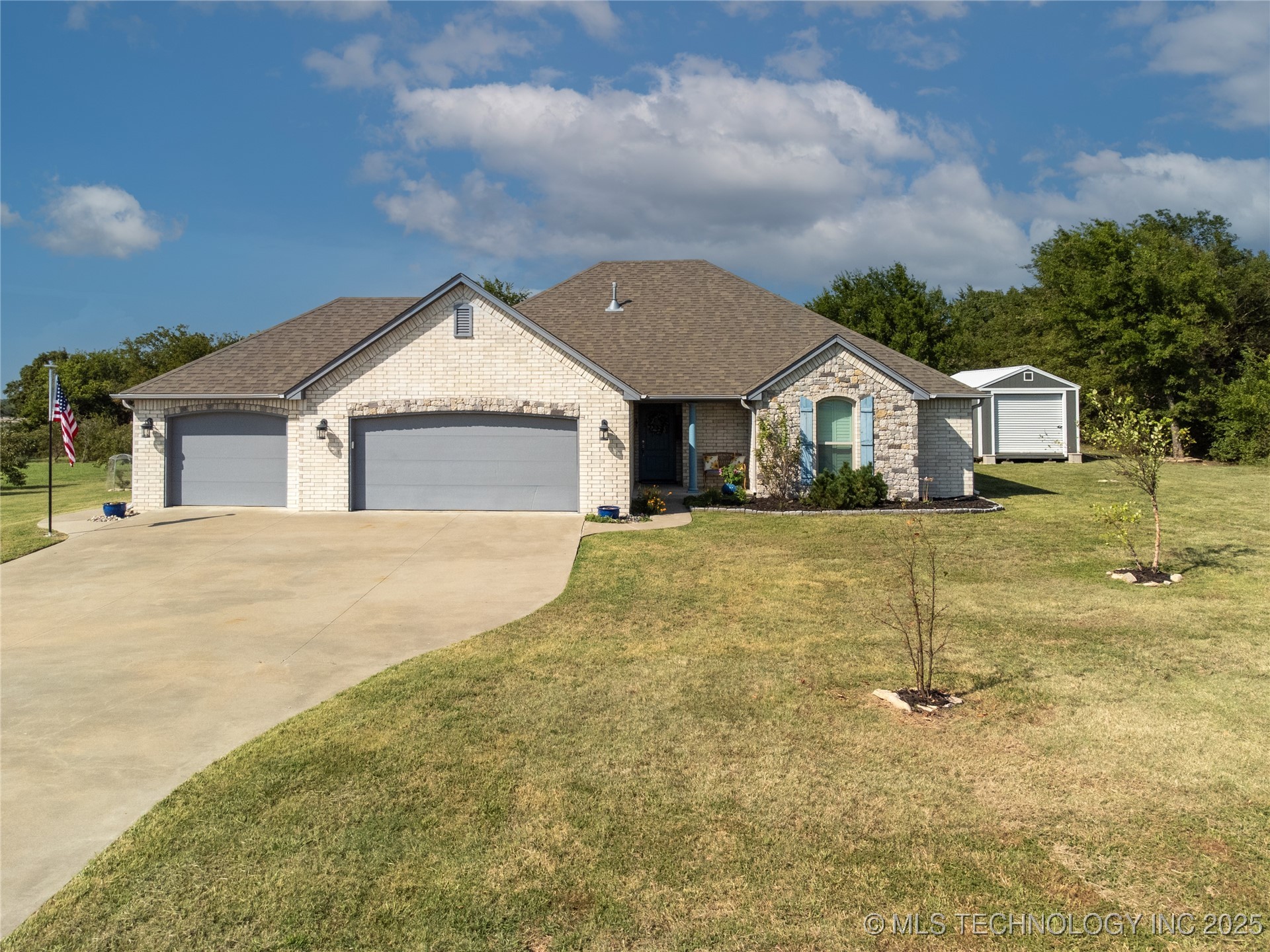 16155 Ew 255th Road Property Photo 1