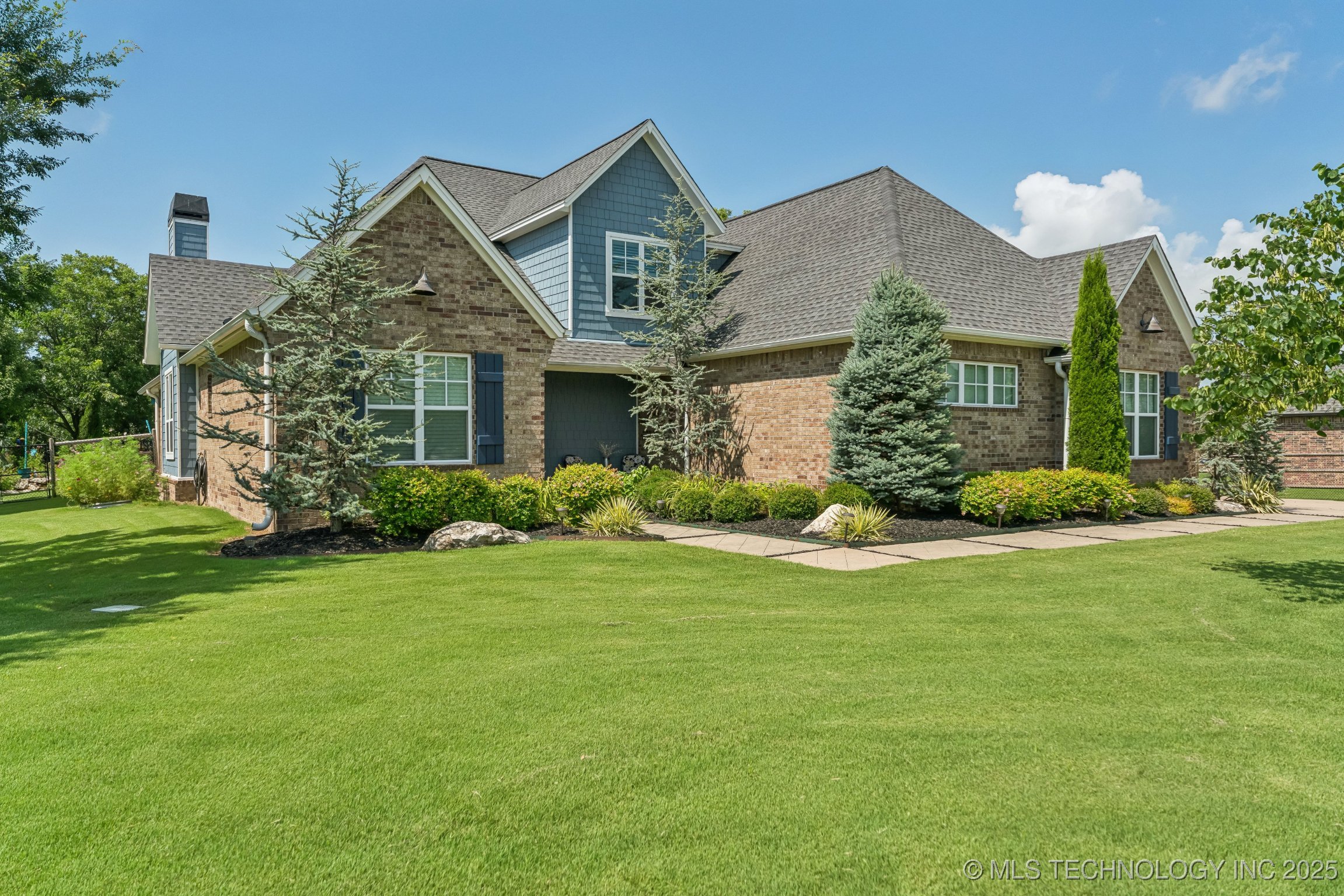 19108 E Twin Creeks Drive Property Photo 1