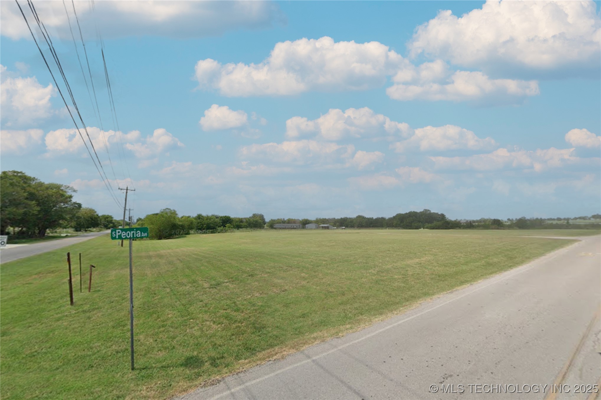 18010 S Peoria Avenue Property Photo 1
