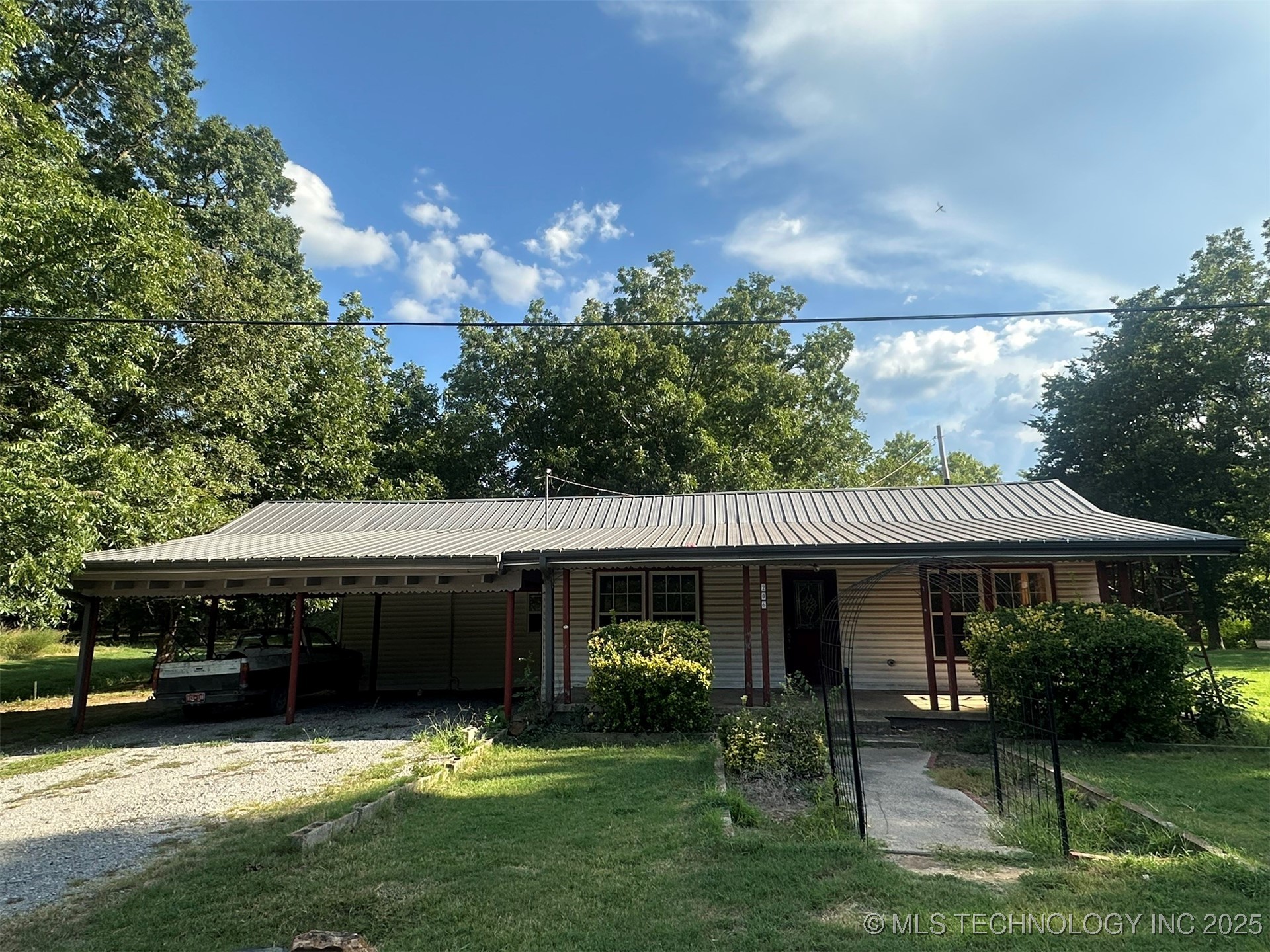 206 Sw Oak Street Property Photo 1