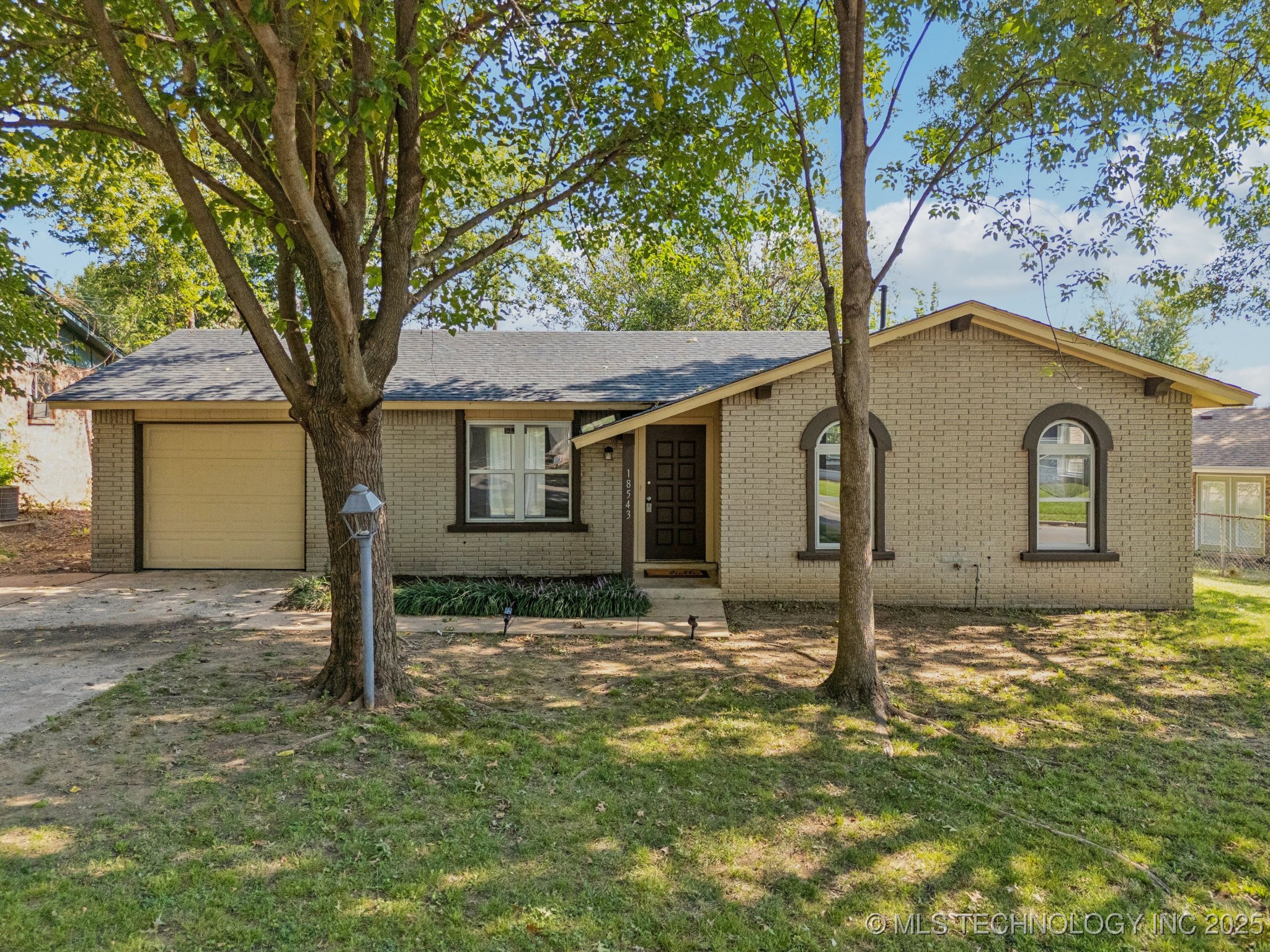 18543 E 1st Street Property Photo 1