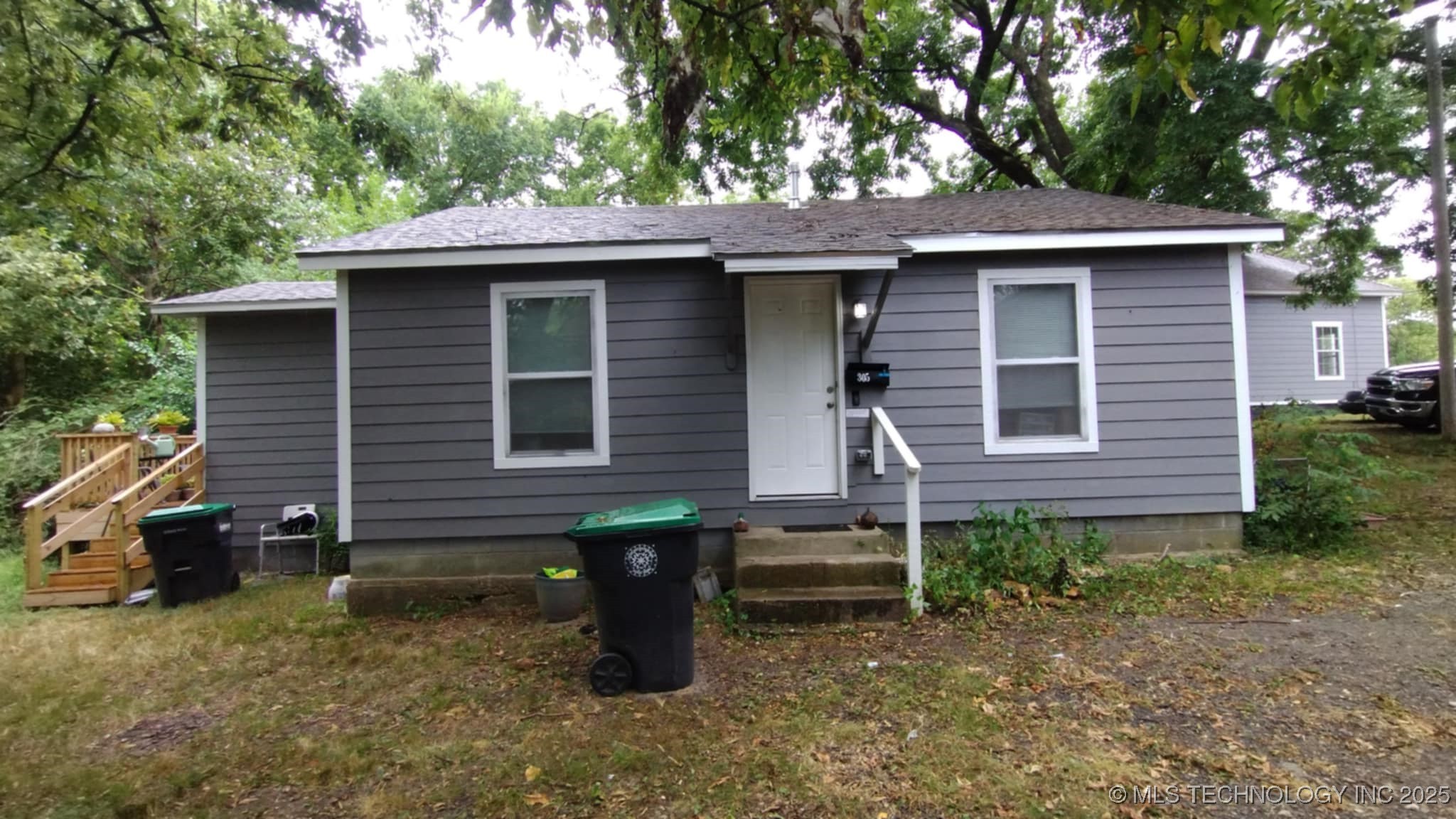 303 S Bluff Property Photo 1