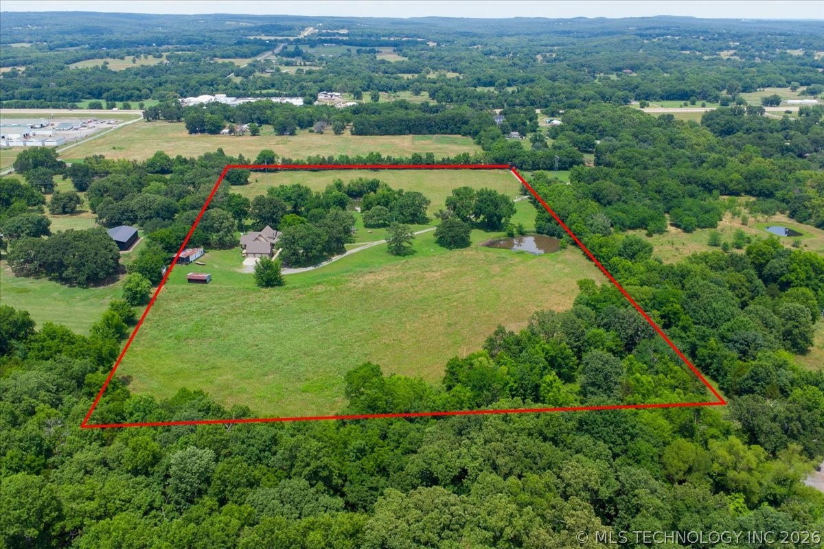 121 Quanah Road Property Photo 5