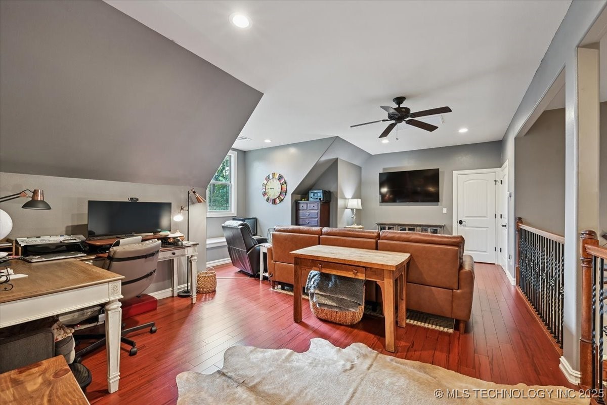 121 Quanah Road Property Photo 25