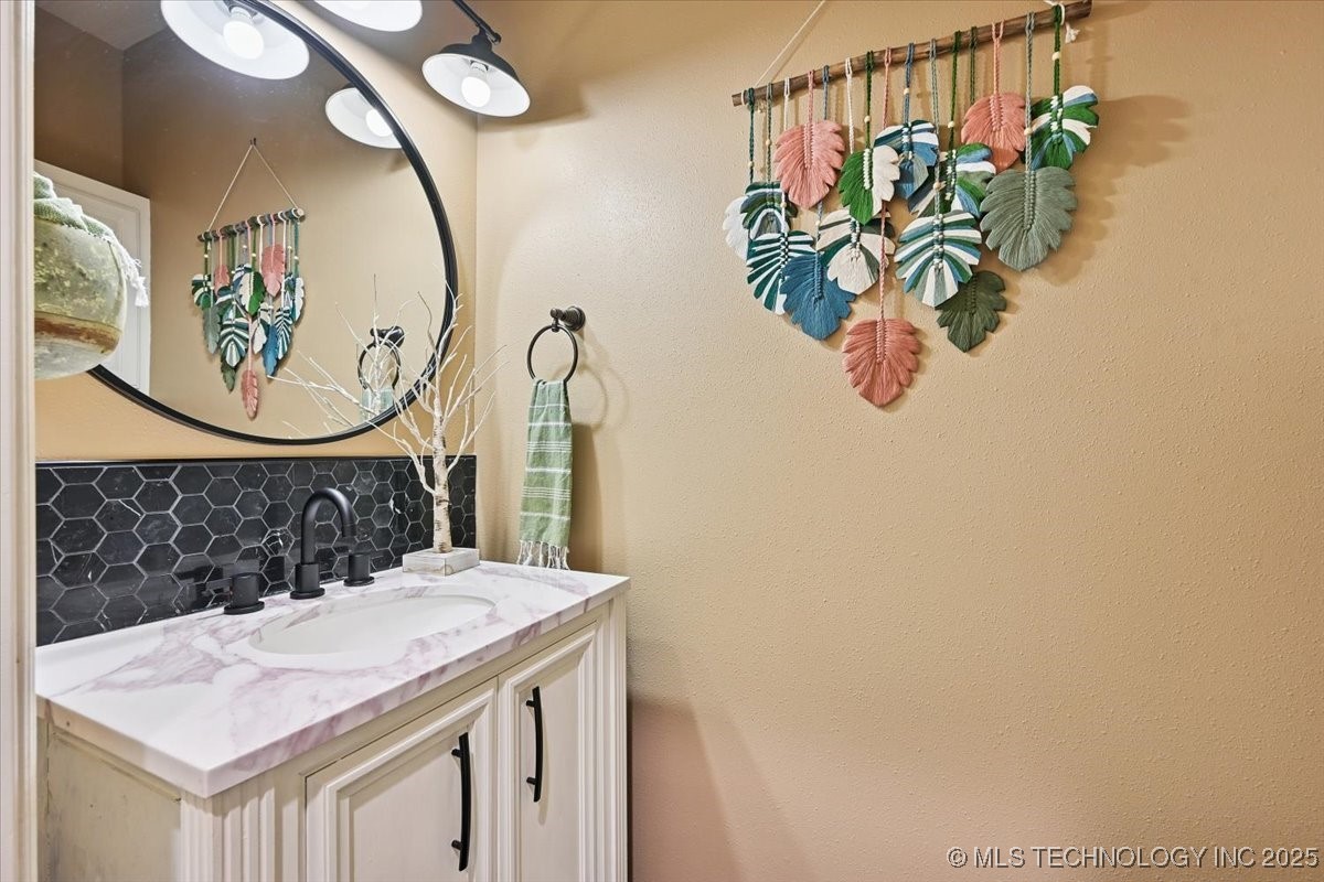 121 Quanah Road Property Photo 32