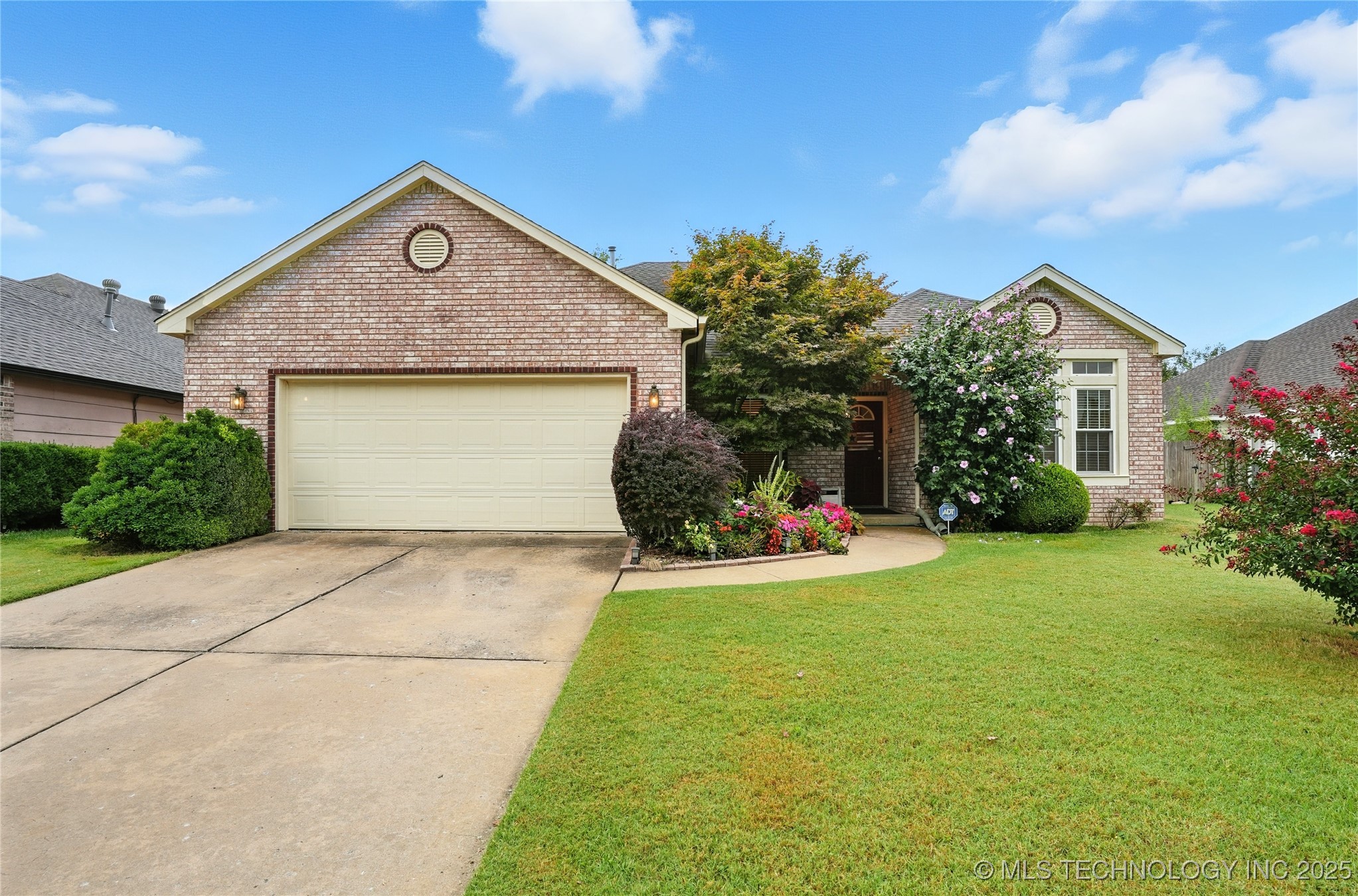 19802 E 38th Street S Property Photo 1