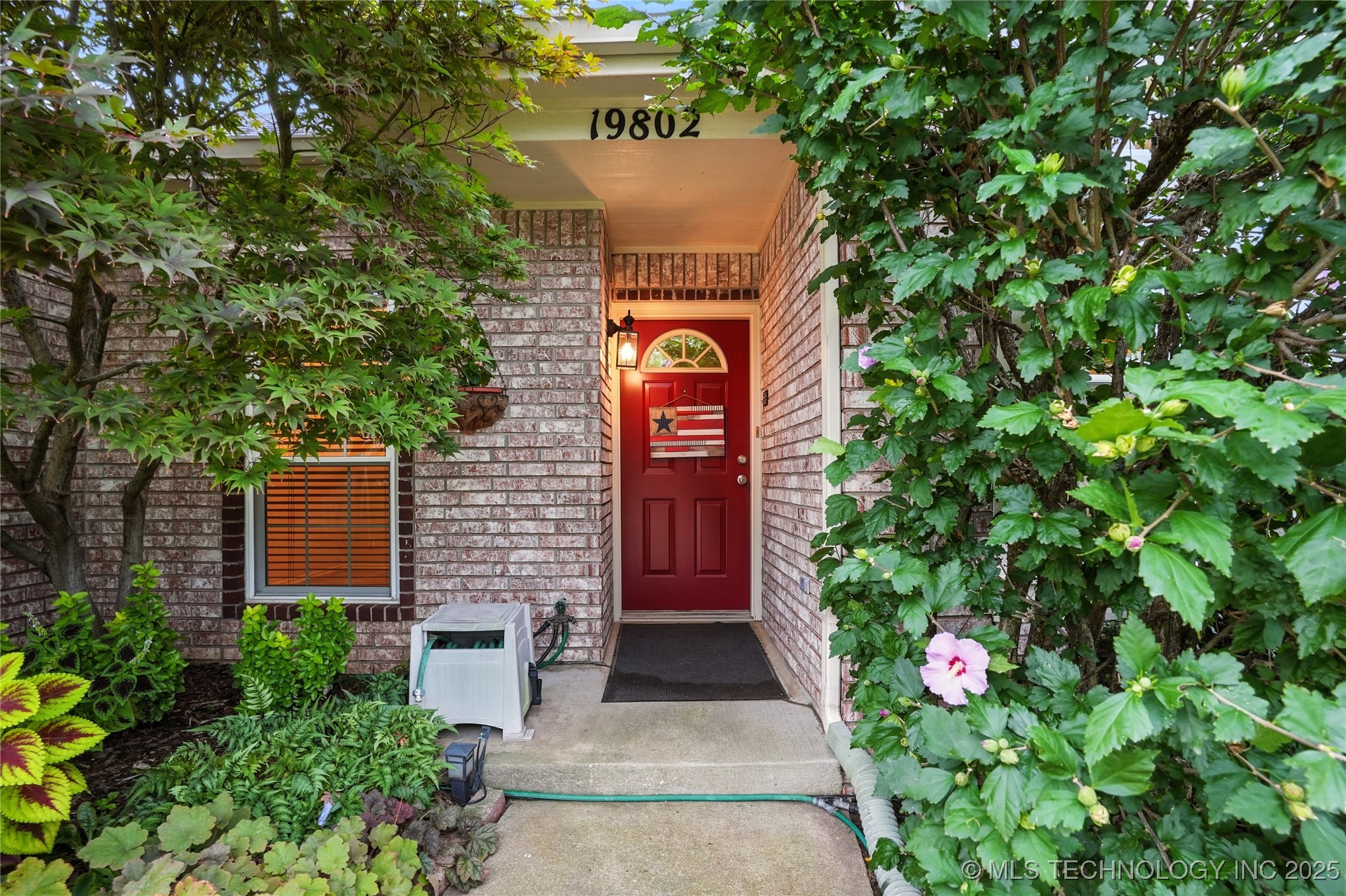 19802 E 38th Street S Property Photo 4