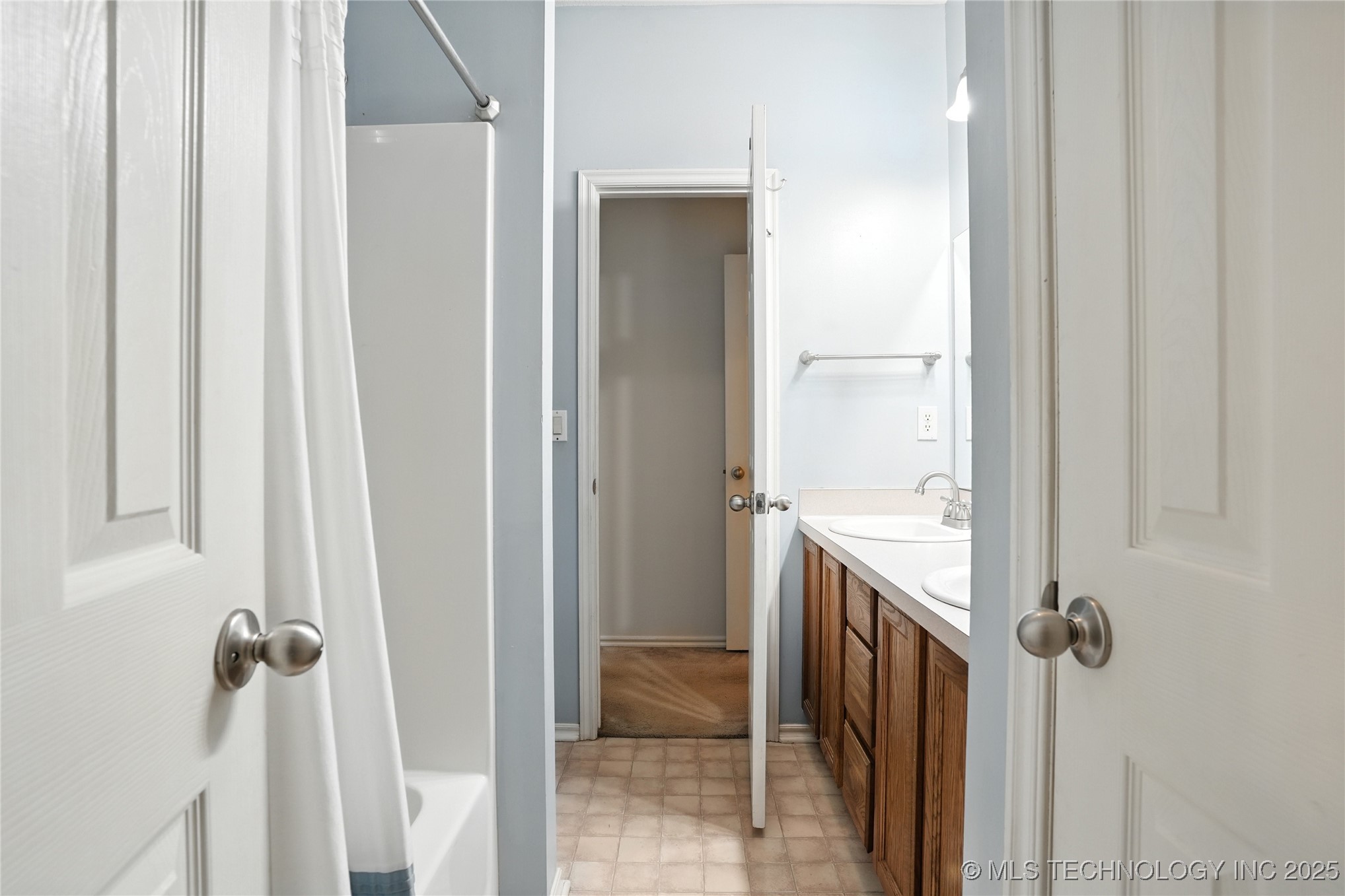 19802 E 38th Street S Property Photo 35