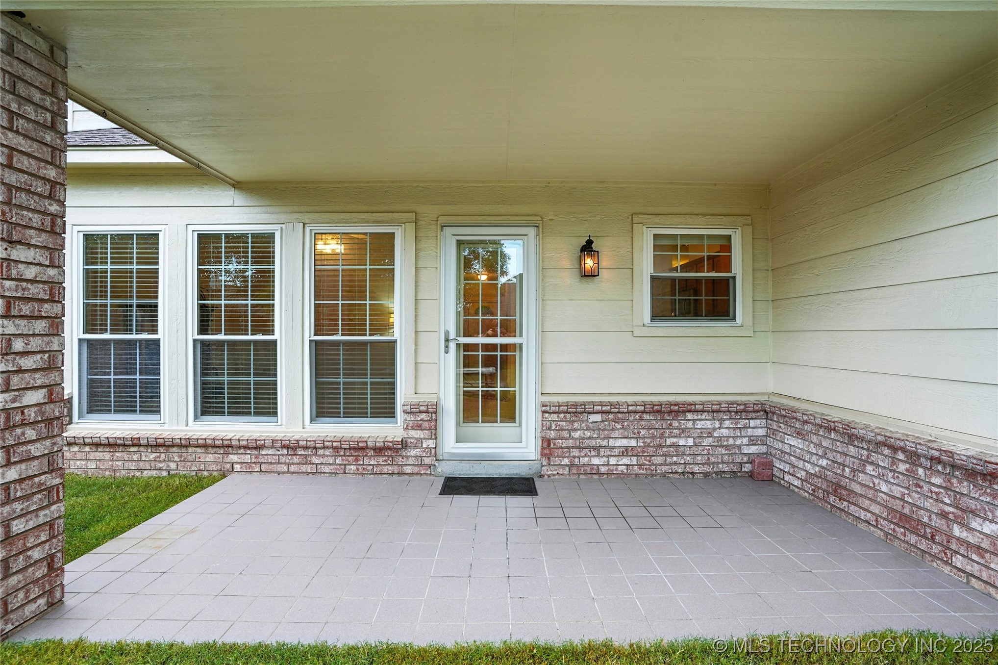 19802 E 38th Street S Property Photo 59