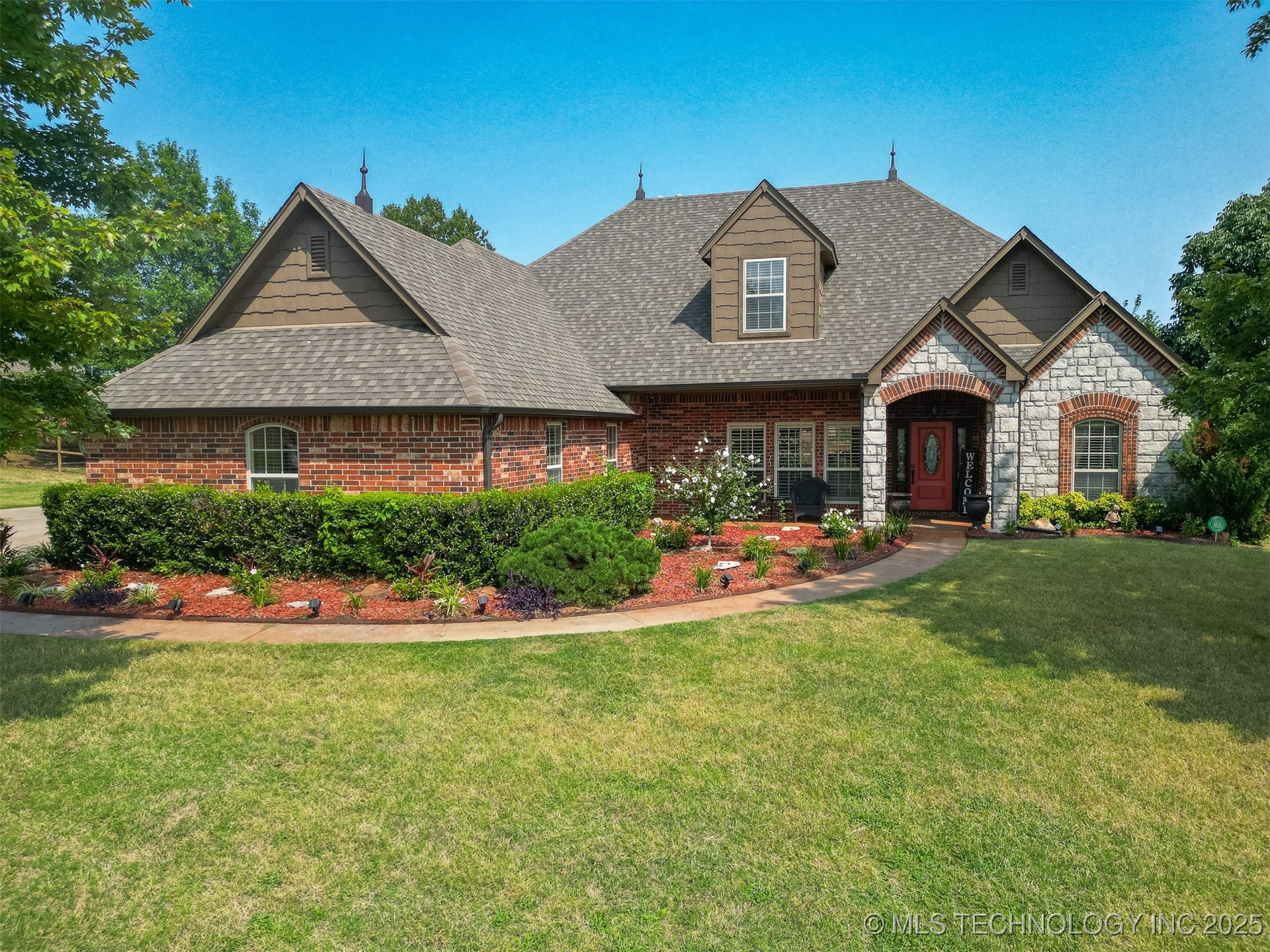 8463 N 66th East Avenue Property Photo 1