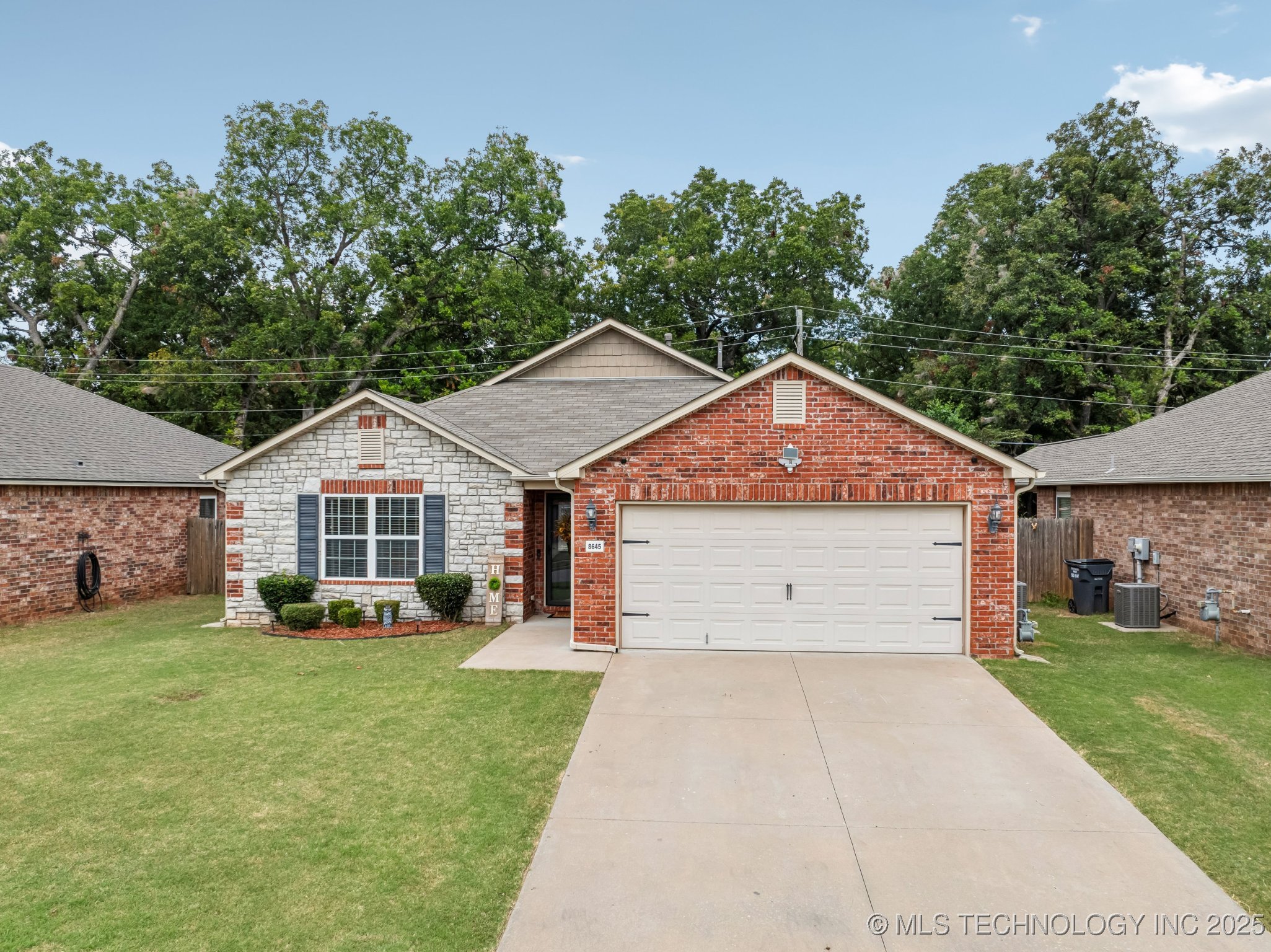 8645 126th Place S Property Photo 1