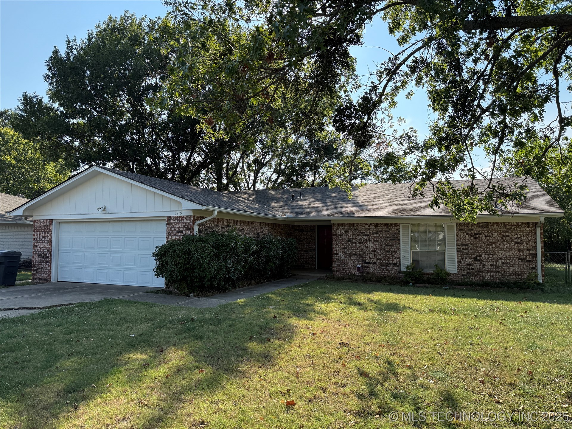 1319 Brookhaven Property Photo 1