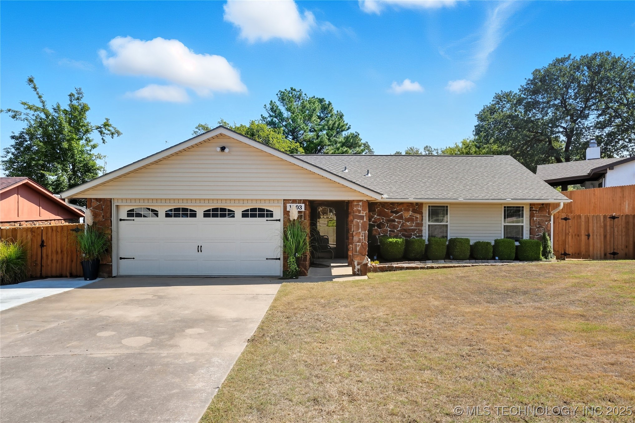 1503 Briarwood Lane Property Photo 1