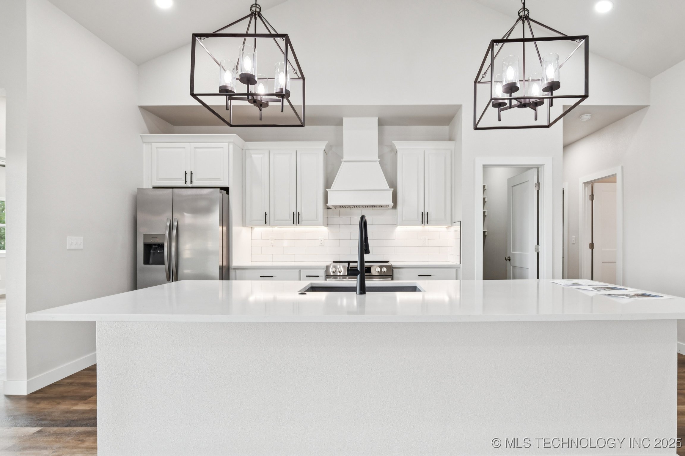 452711 Preakness Drive Property Photo 9