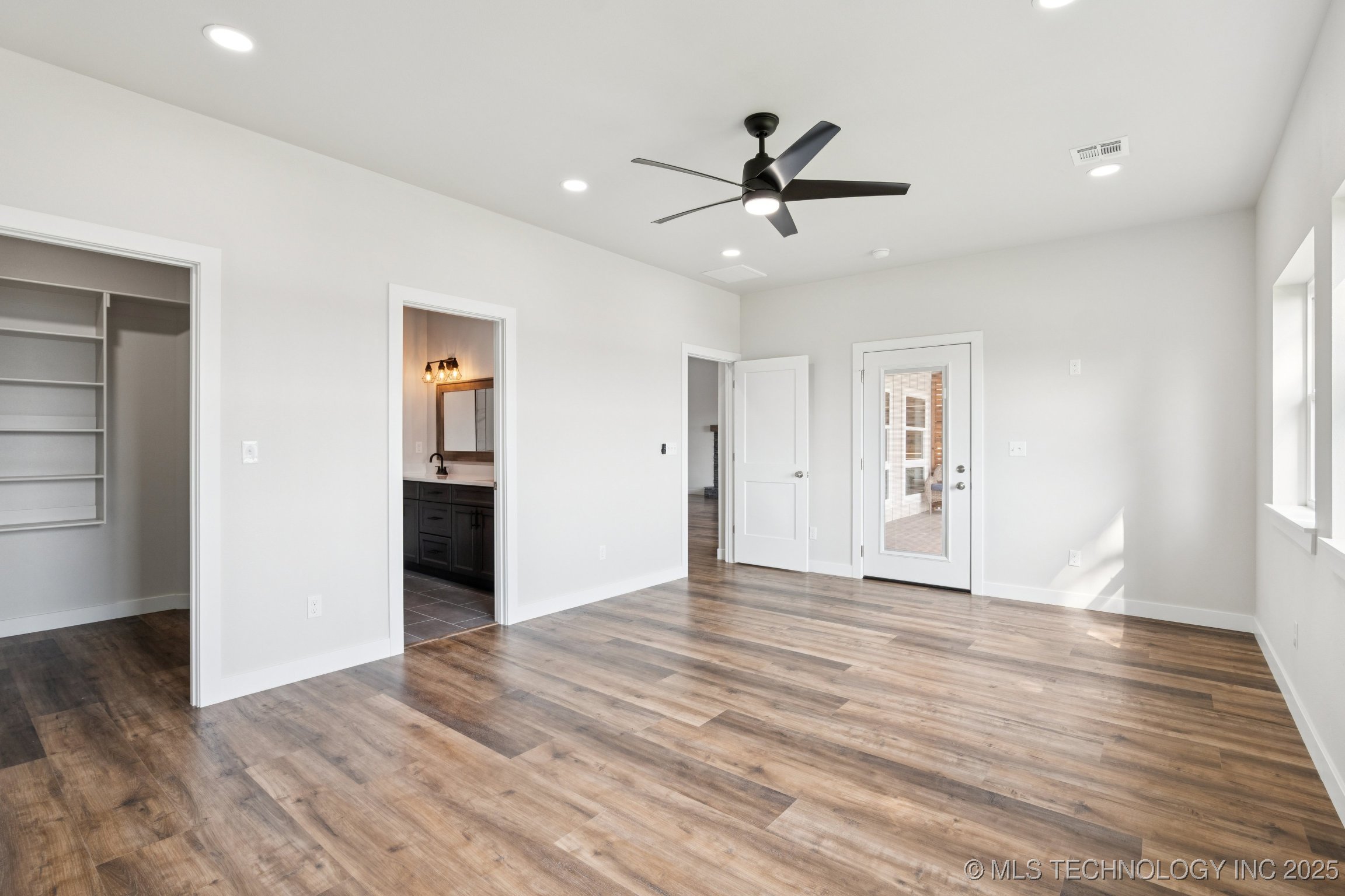 452711 Preakness Drive Property Photo 14