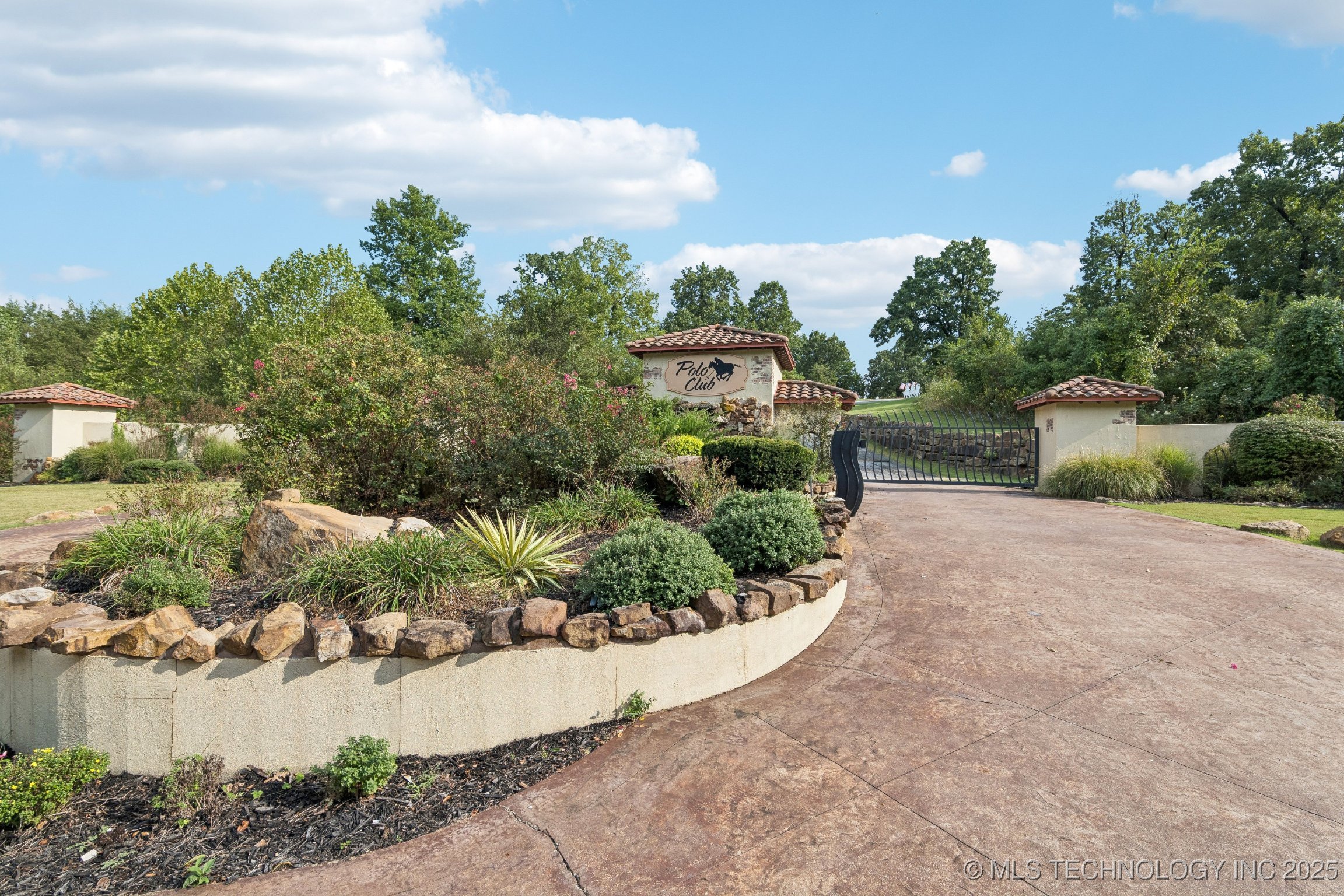 452711 Preakness Drive Property Photo 36