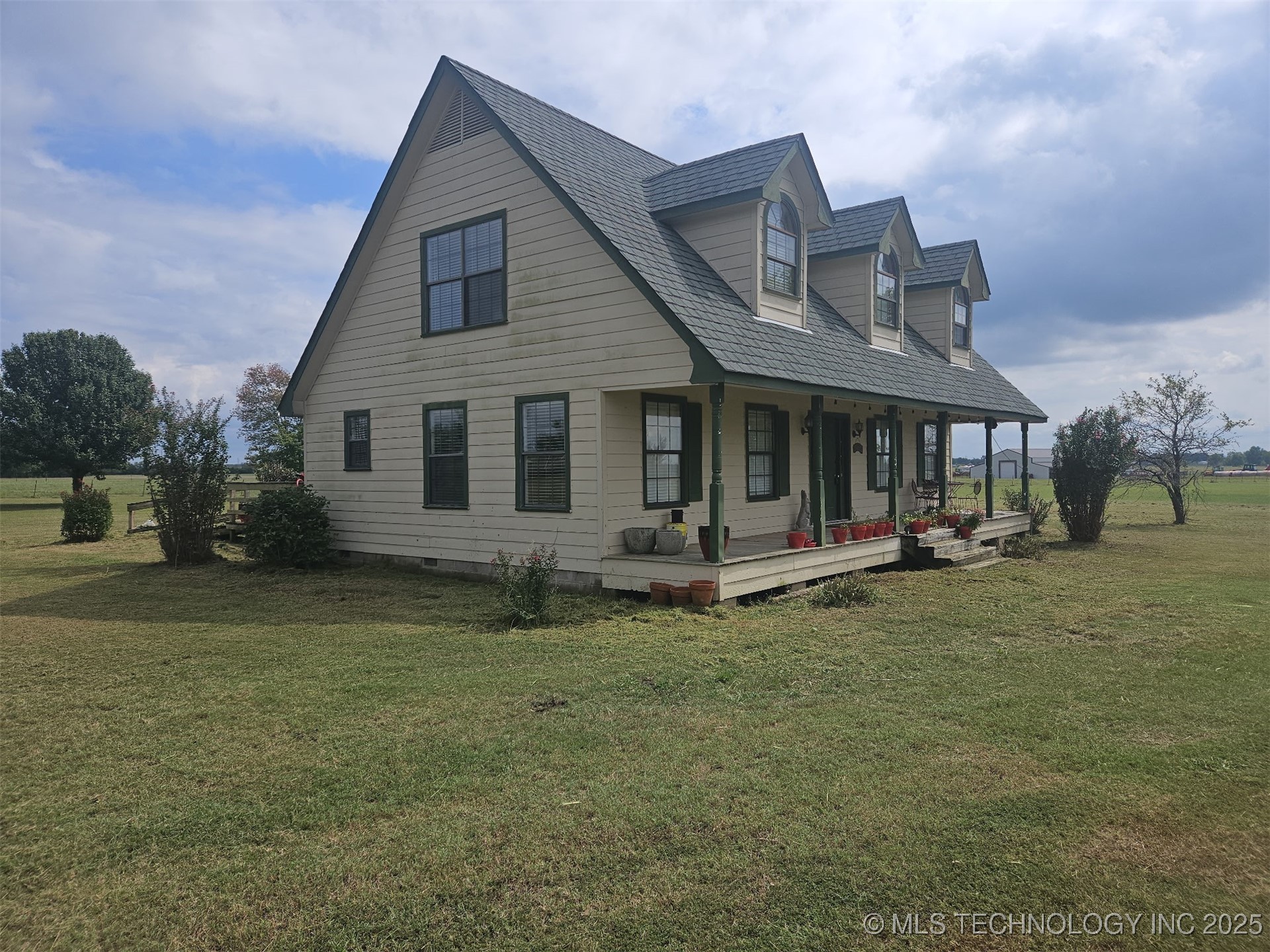 2706 N 434 Property Photo 2