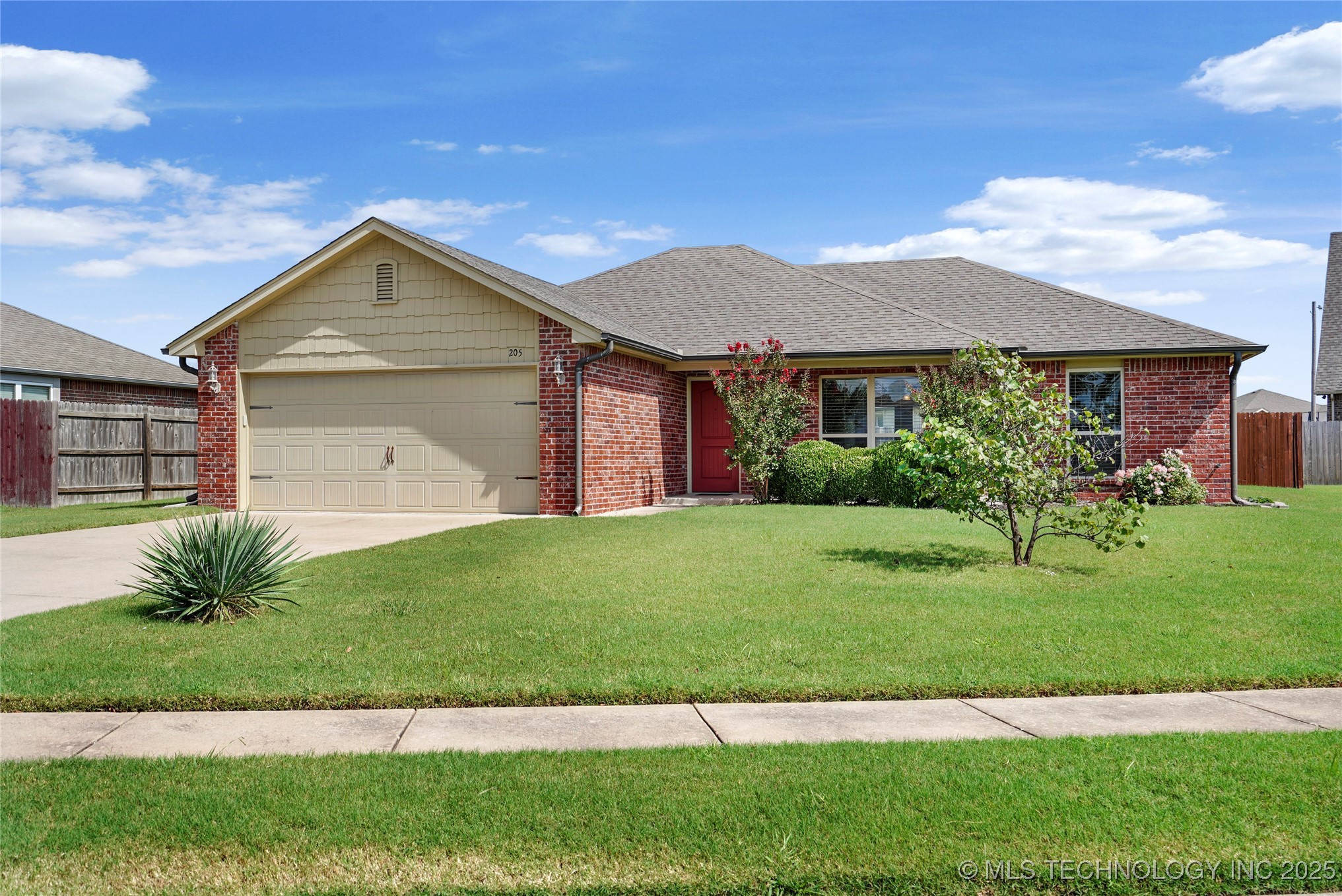 205 Keystone Avenue Property Photo 1