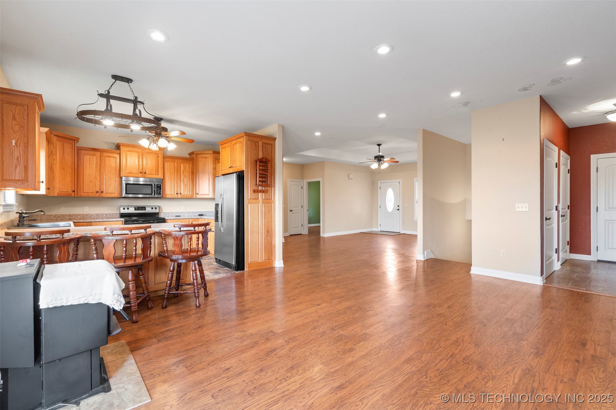 469734 E 660 Road Property Photo 8