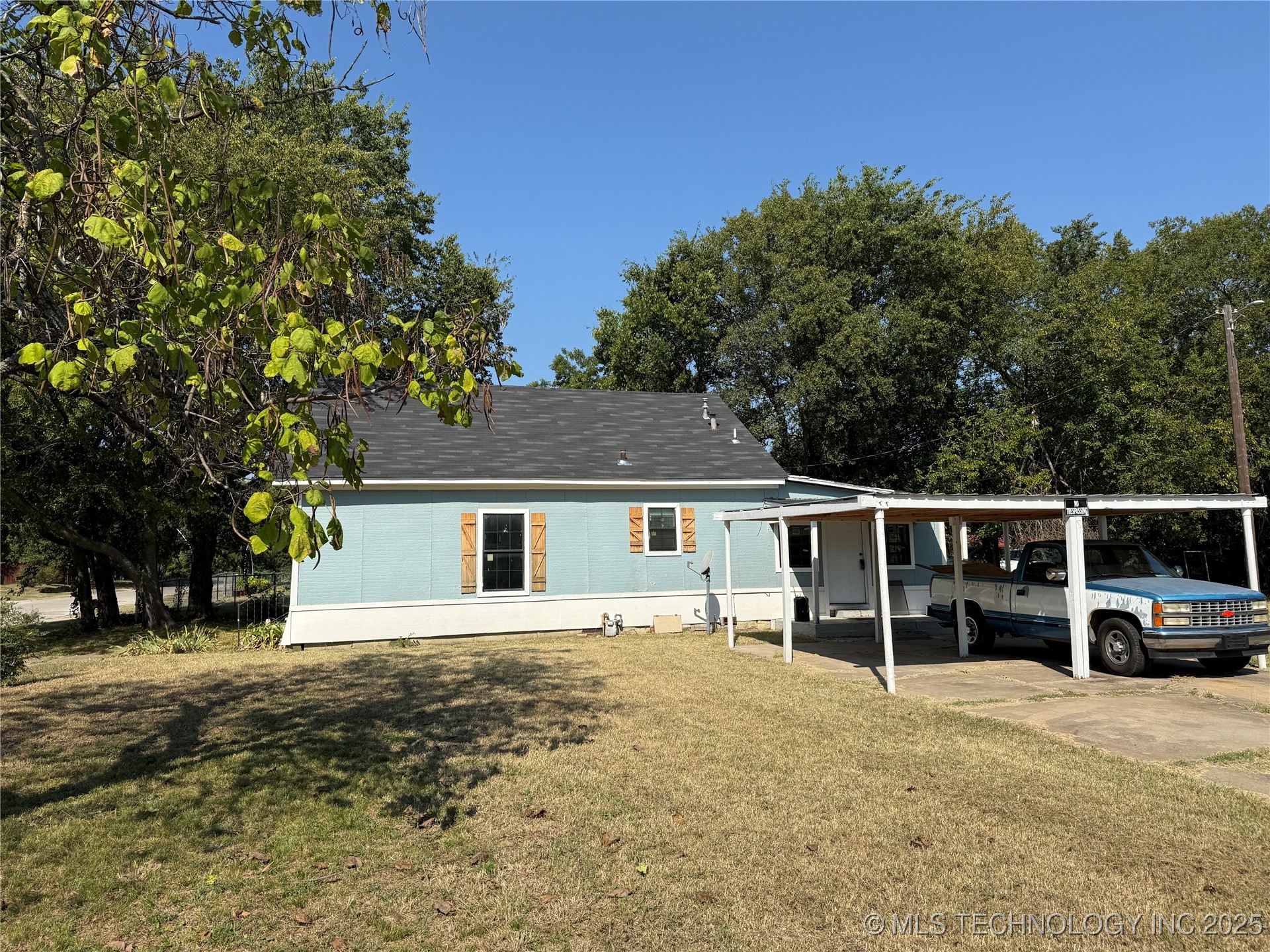 629 E Broadway Property Photo 5