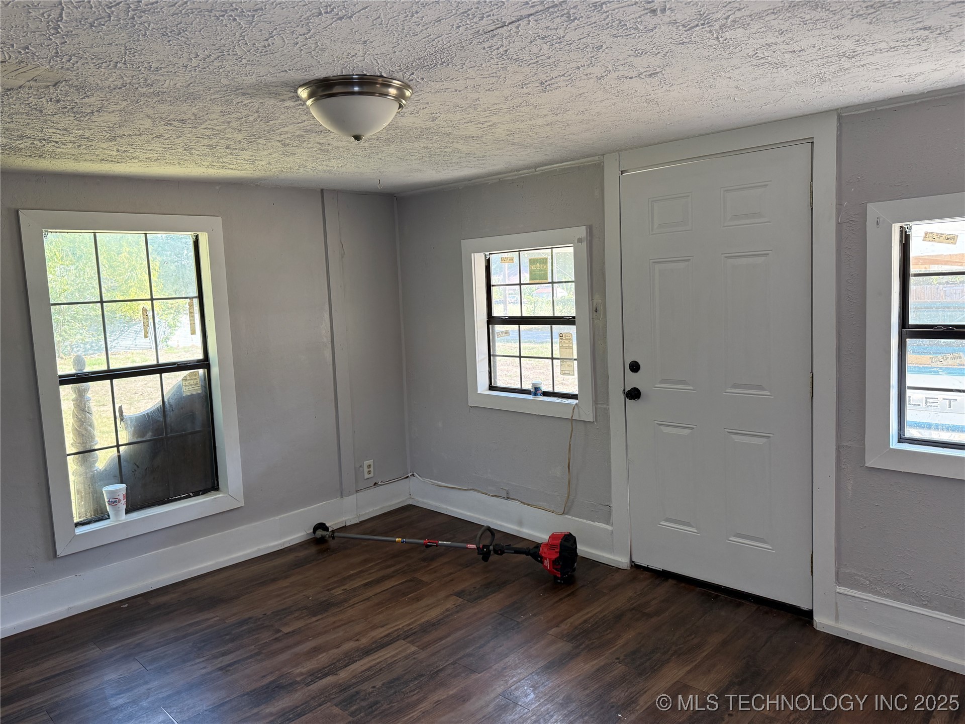 629 E Broadway Property Photo 11