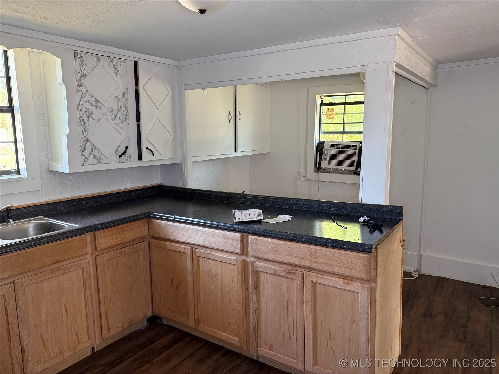 629 E Broadway Property Photo 14