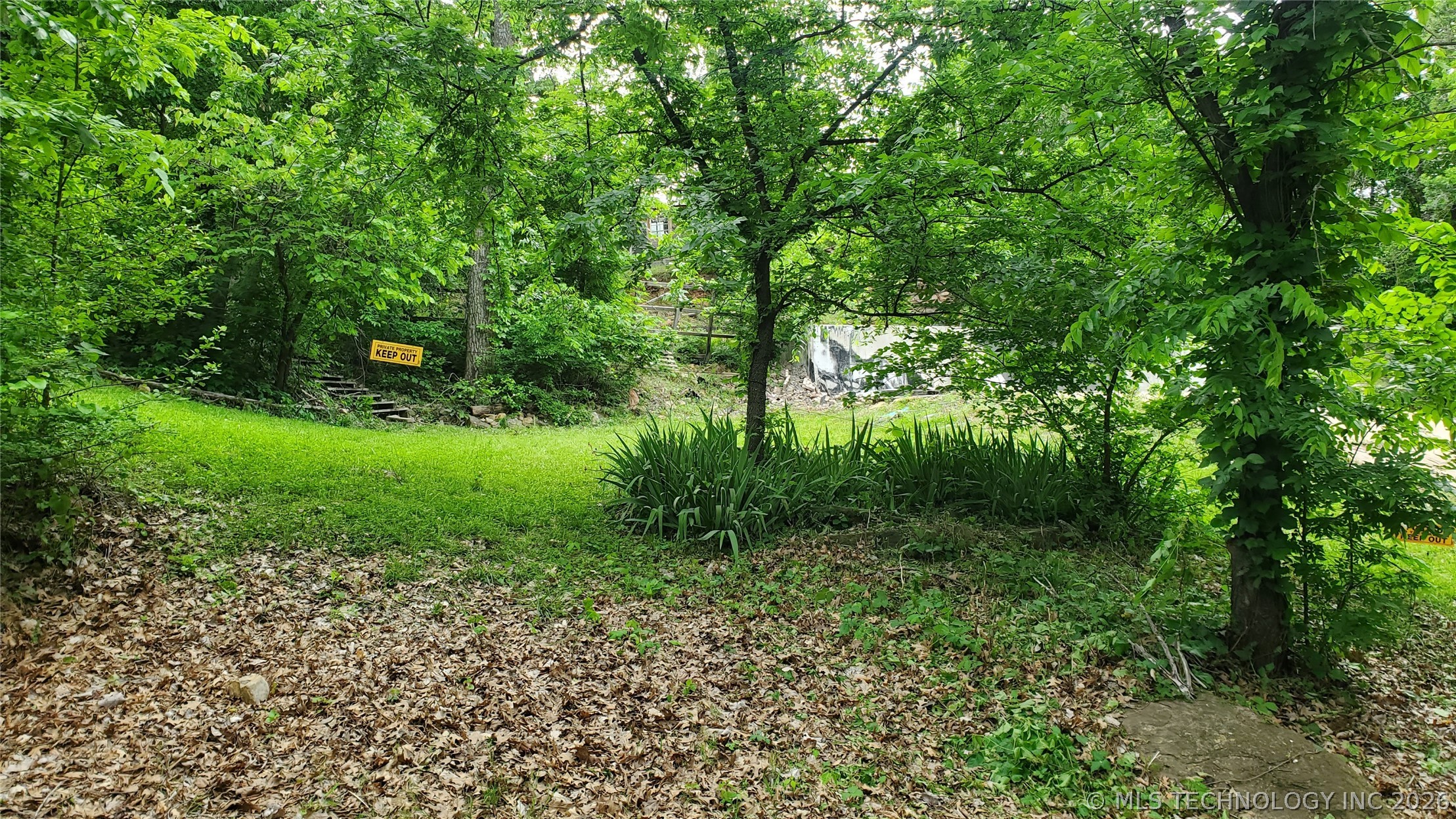 1274 Sleepy Hollow Drive Property Photo 2