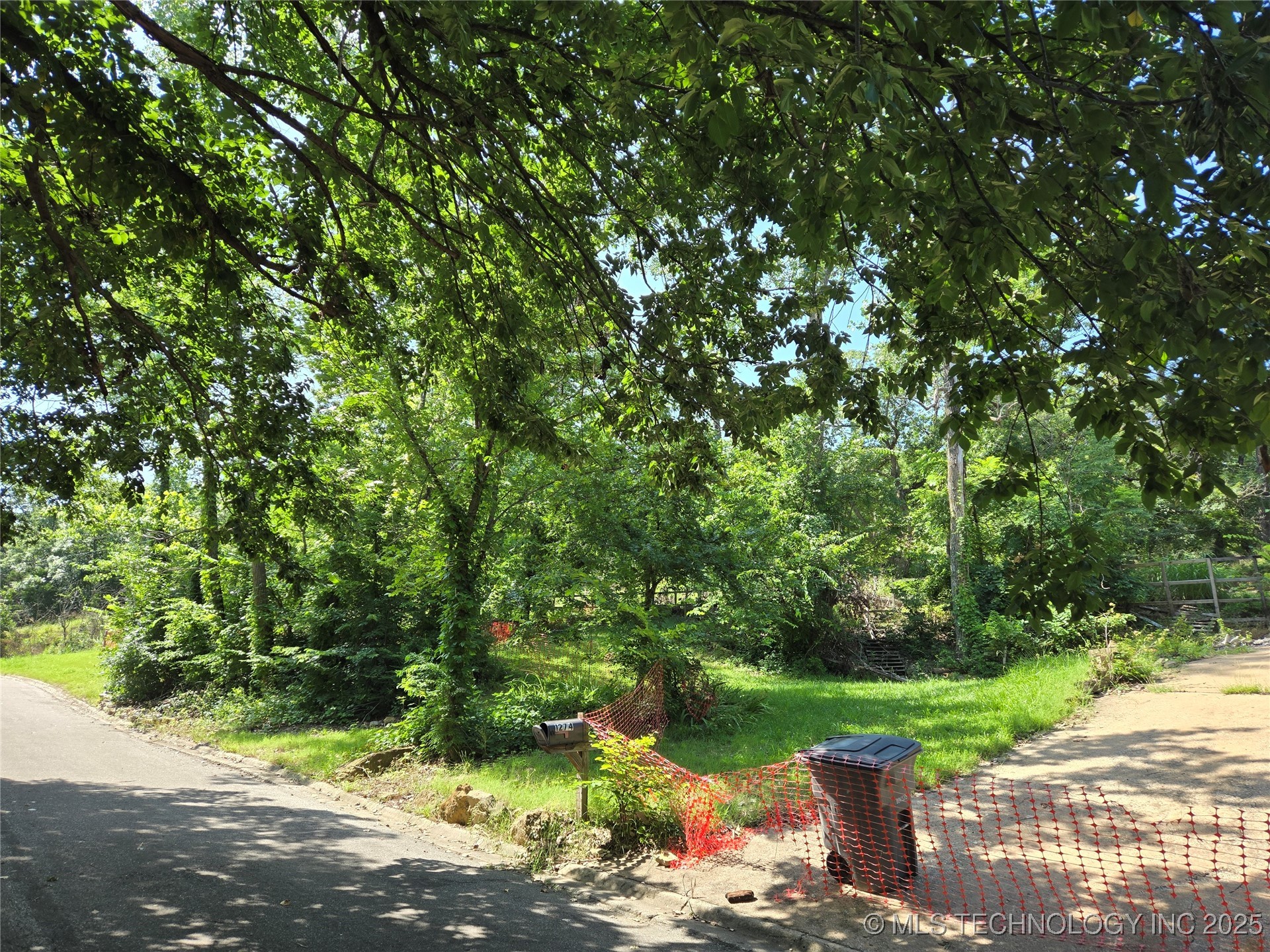 1274 Sleepy Hollow Drive Property Photo 10
