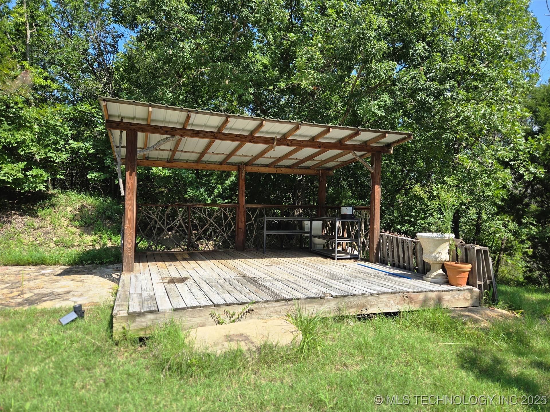 1274 Sleepy Hollow Drive Property Photo 15