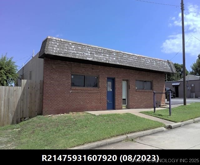 2921 S Harvard East Avenue Property Photo 5