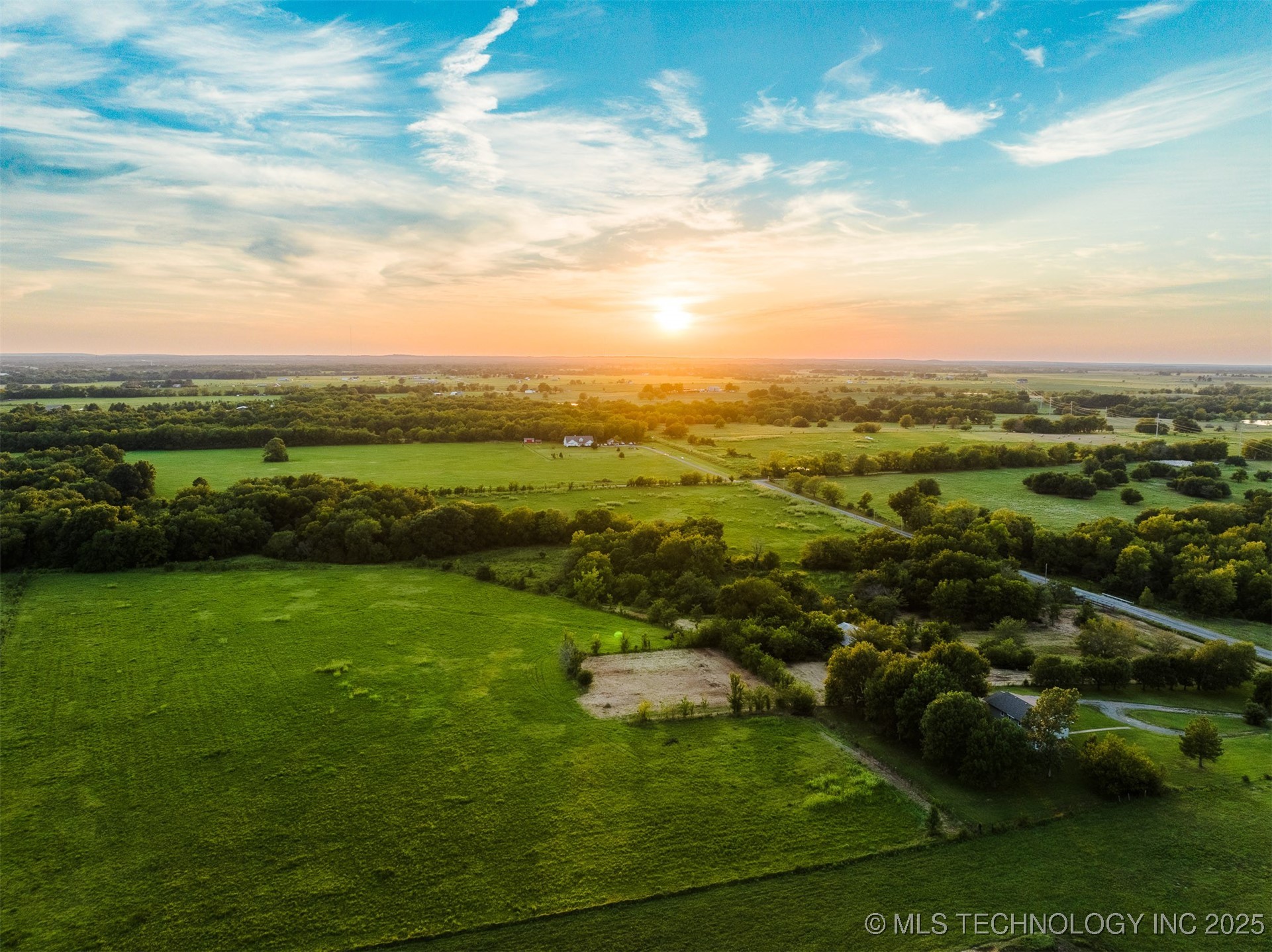 3 N Old Town Road Property Photo 1