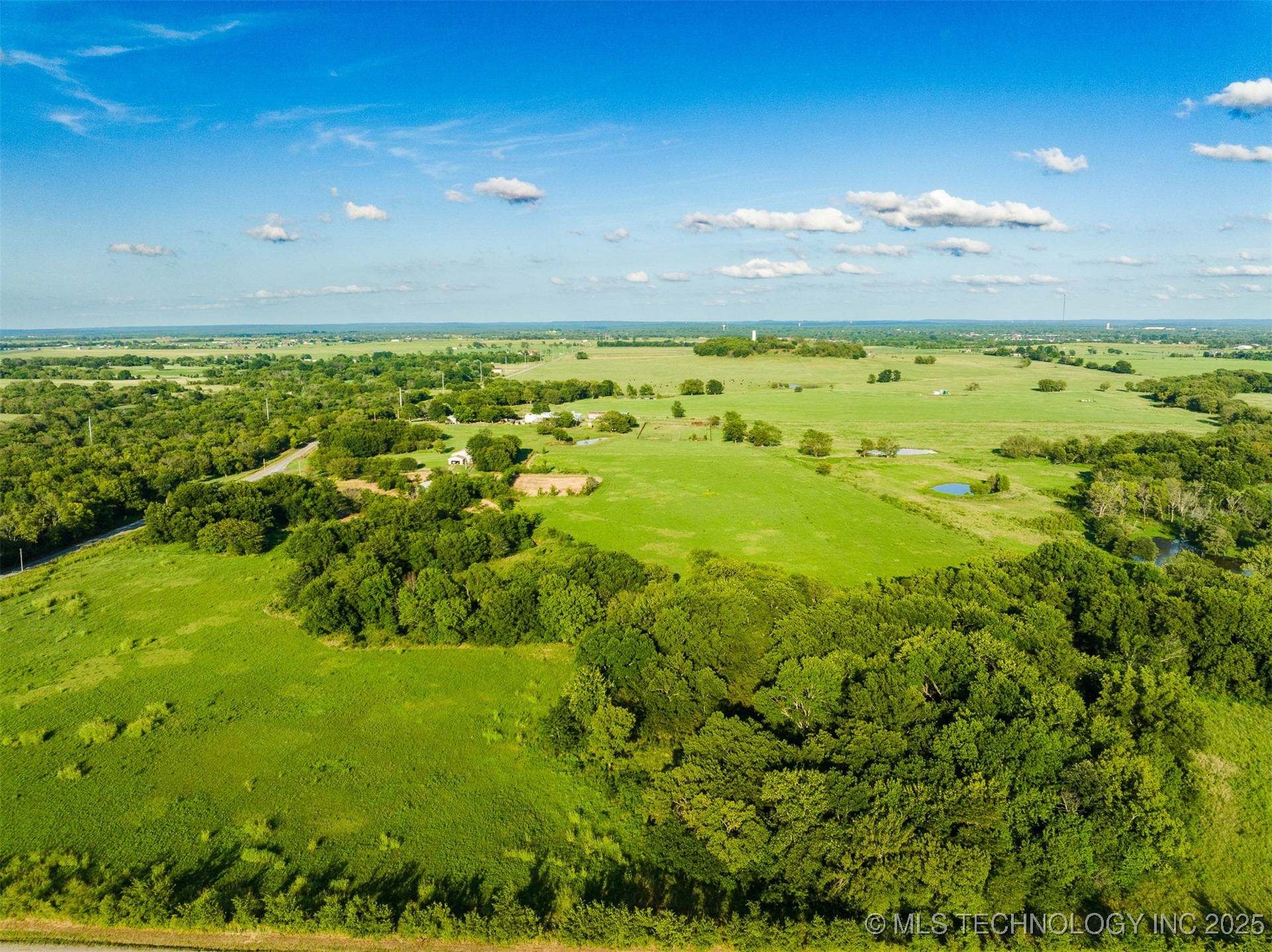 3 N Old Town Road Property Photo 8