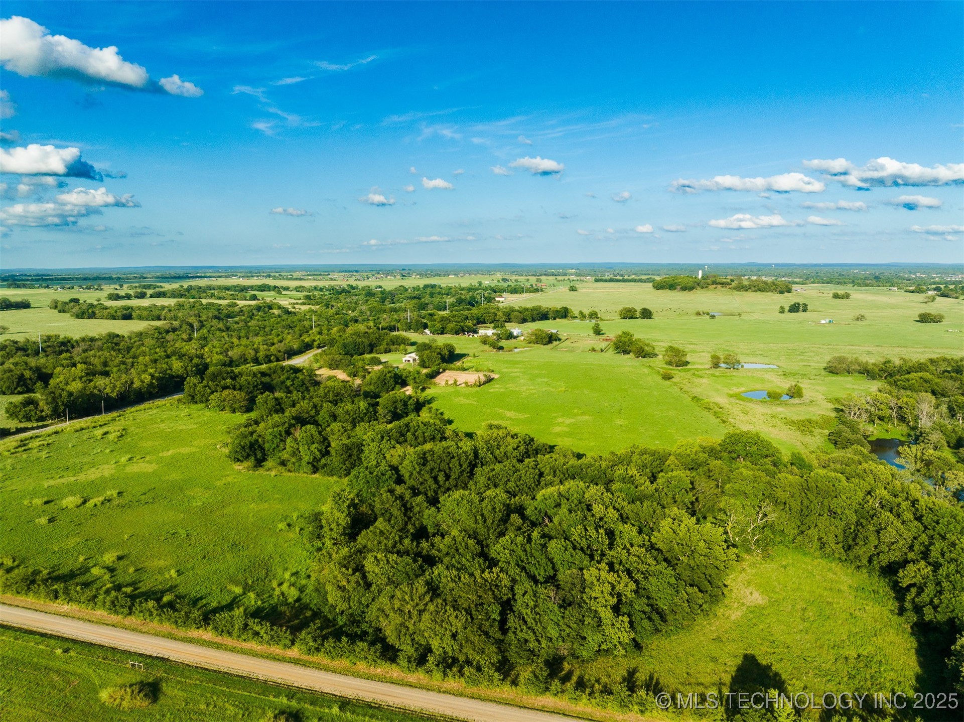 3 N Old Town Road Property Photo 9