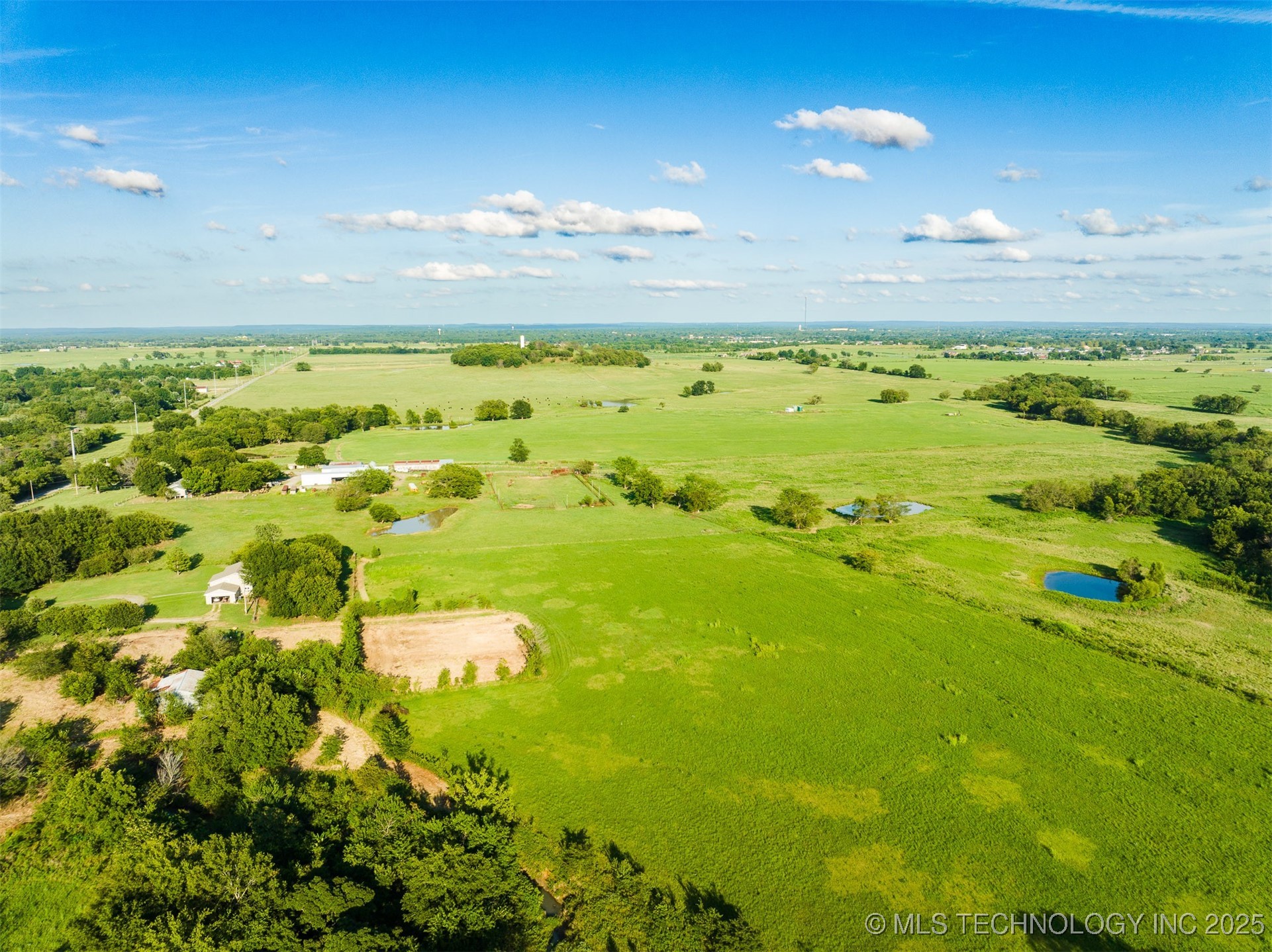 3 N Old Town Road Property Photo 12