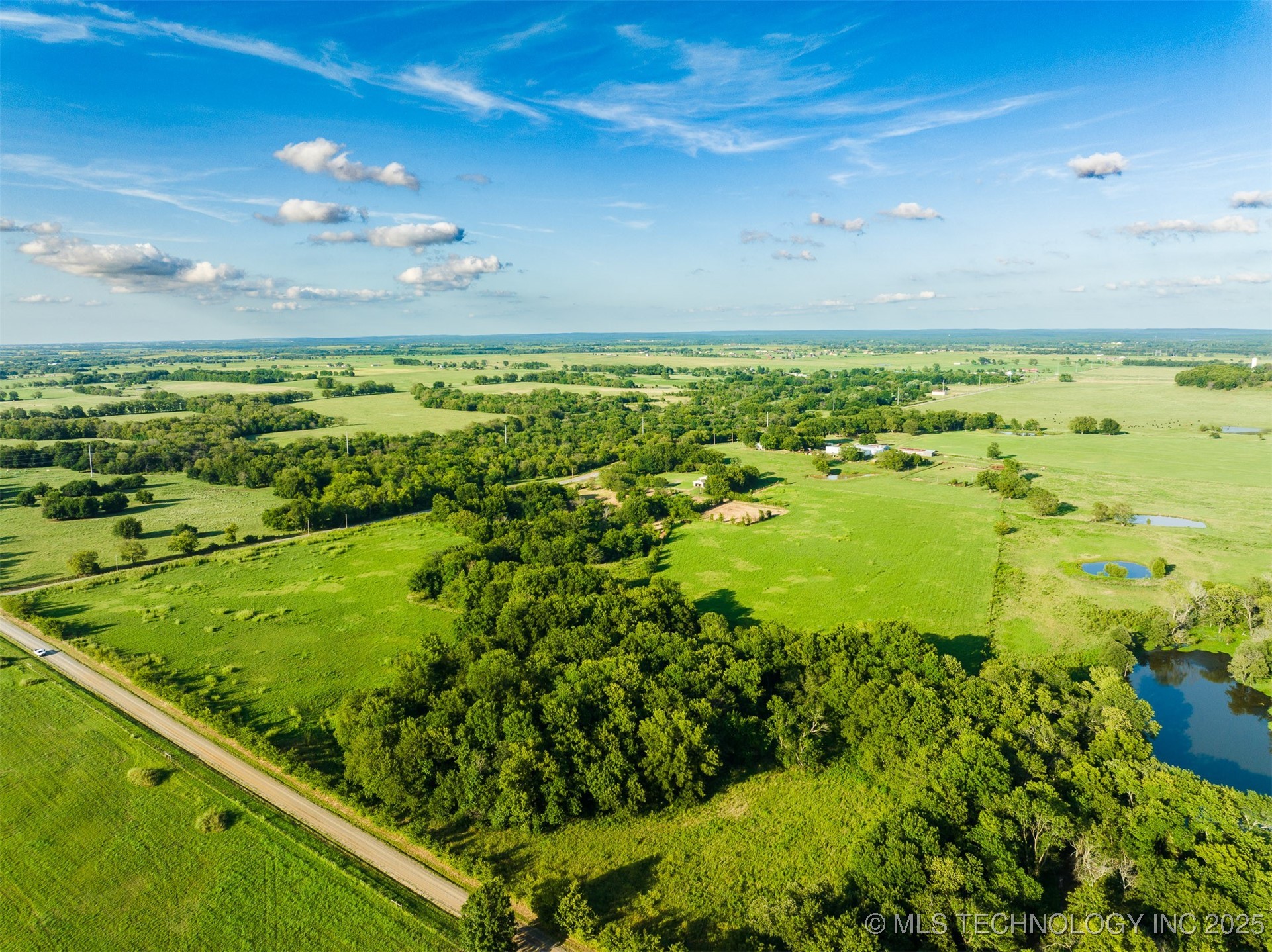 3 N Old Town Road Property Photo 18