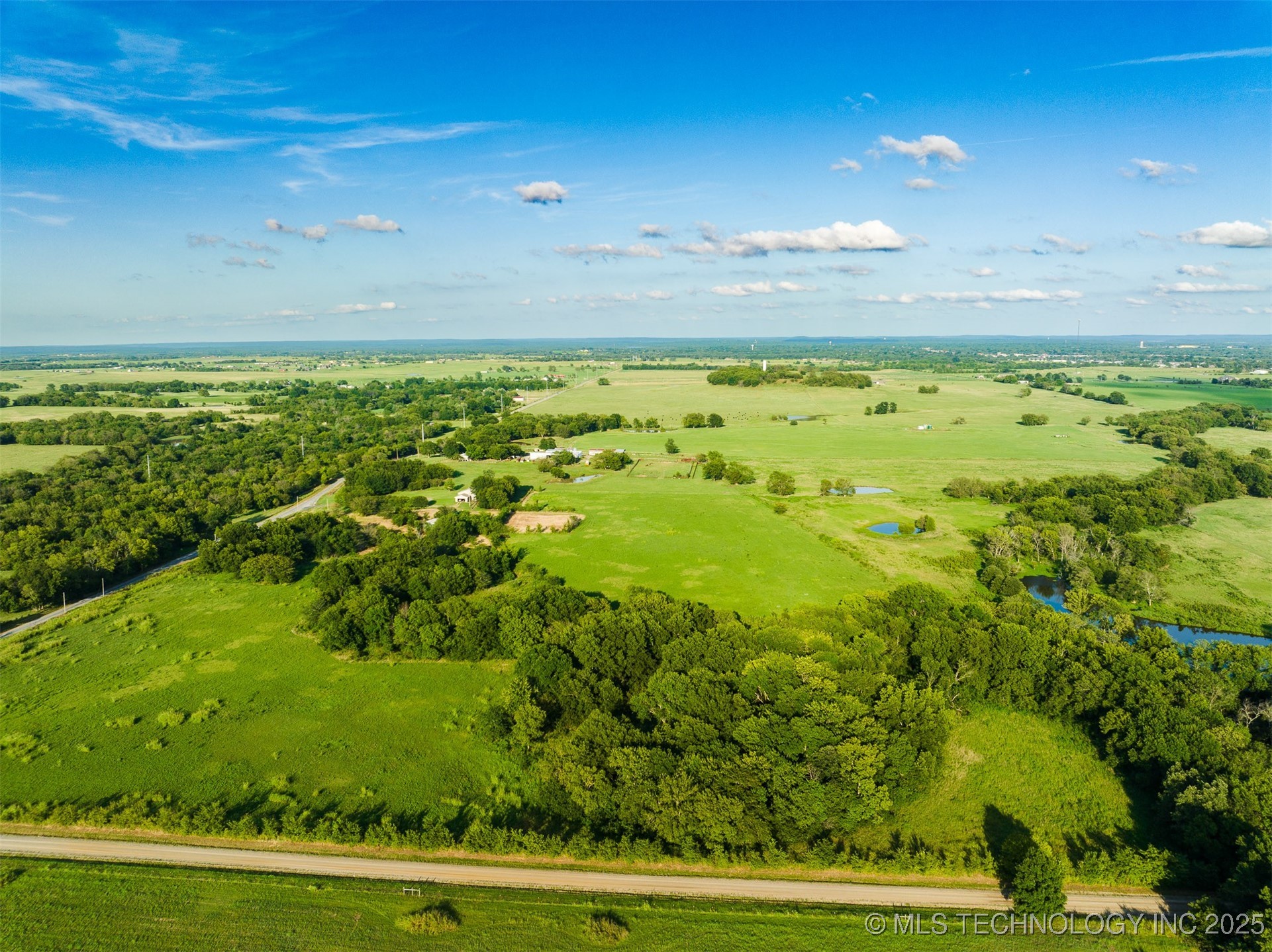 3 N Old Town Road Property Photo 19