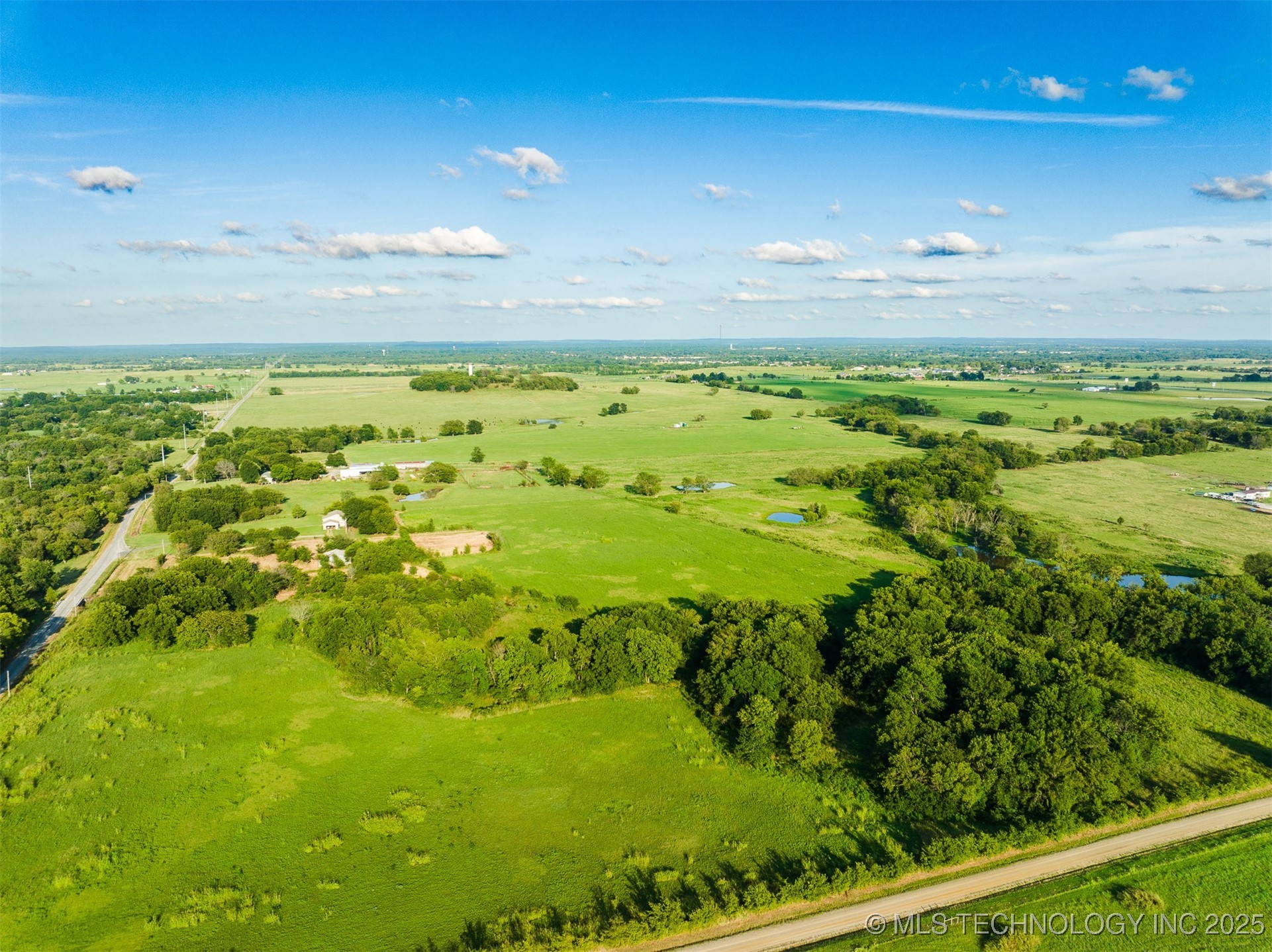 3 N Old Town Road Property Photo 20