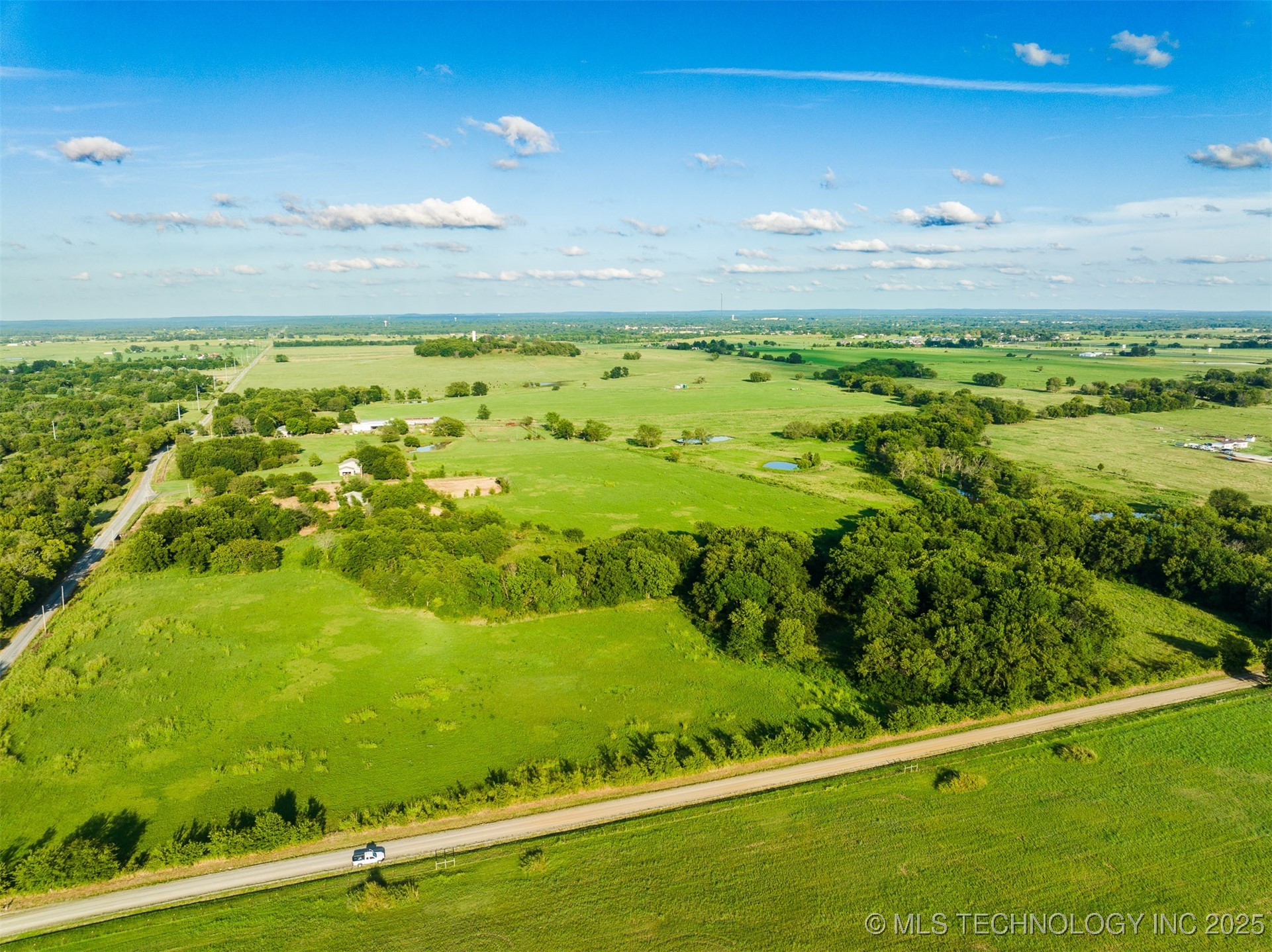 3 N Old Town Road Property Photo 21