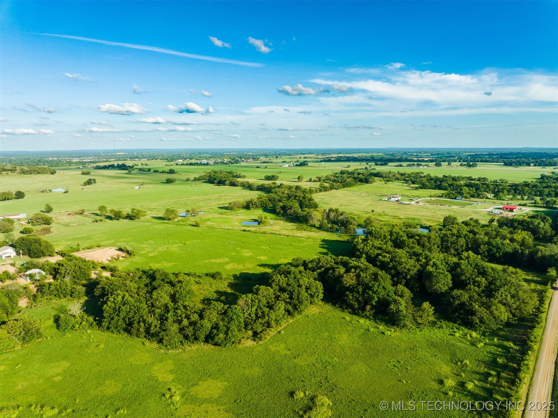 3 N Old Town Road Property Photo 22