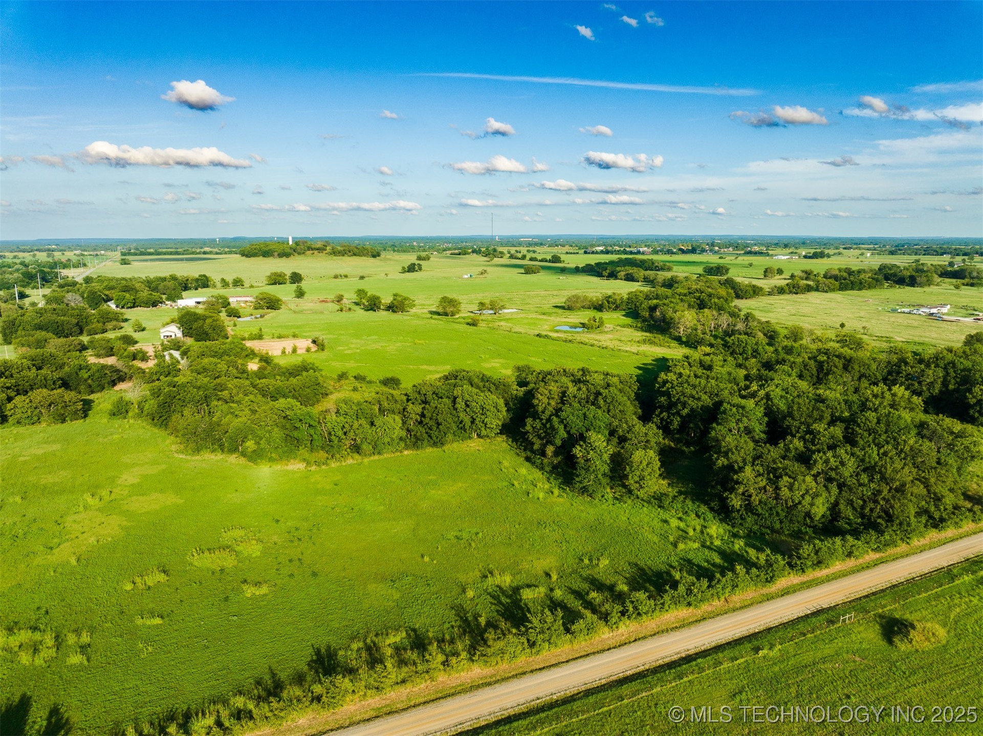 3 N Old Town Road Property Photo 27