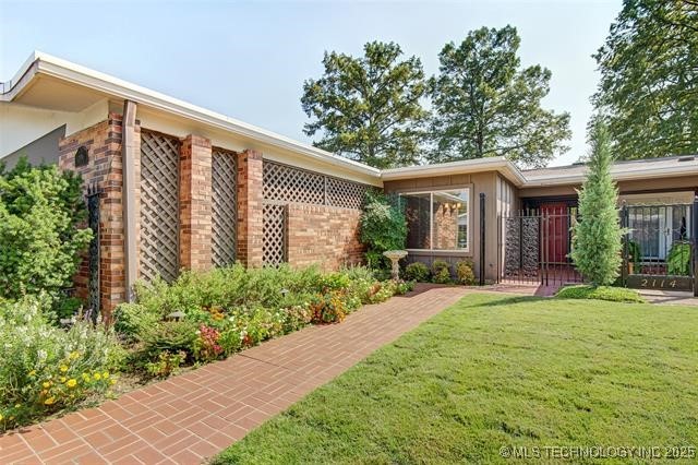2116 E 59th Place 4f Property Photo 1